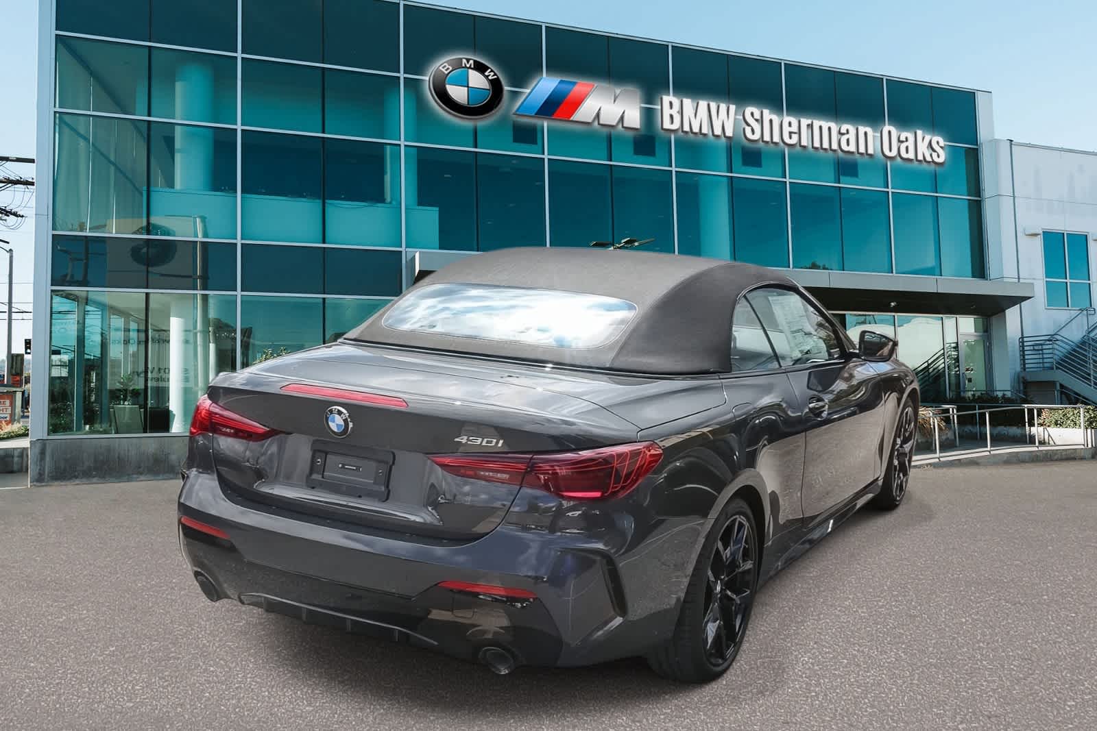 Thumbnail: 2026 BMW 4 Series - 4