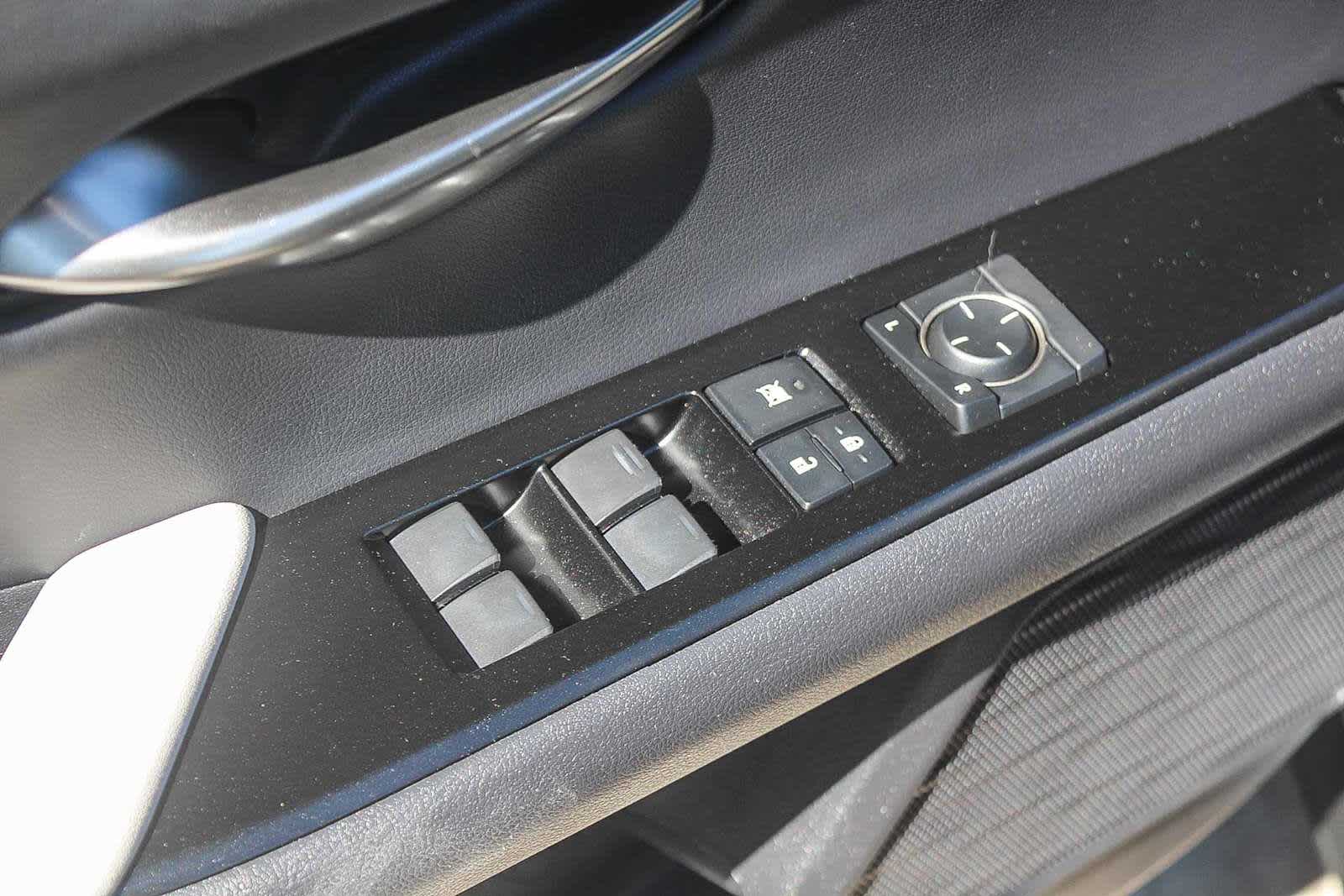 Thumbnail: 2024 Lexus UX - 17