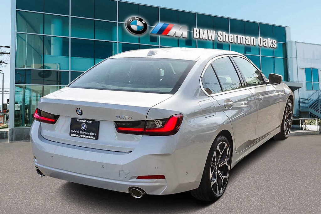 New 2026 BMW 330i Sedan