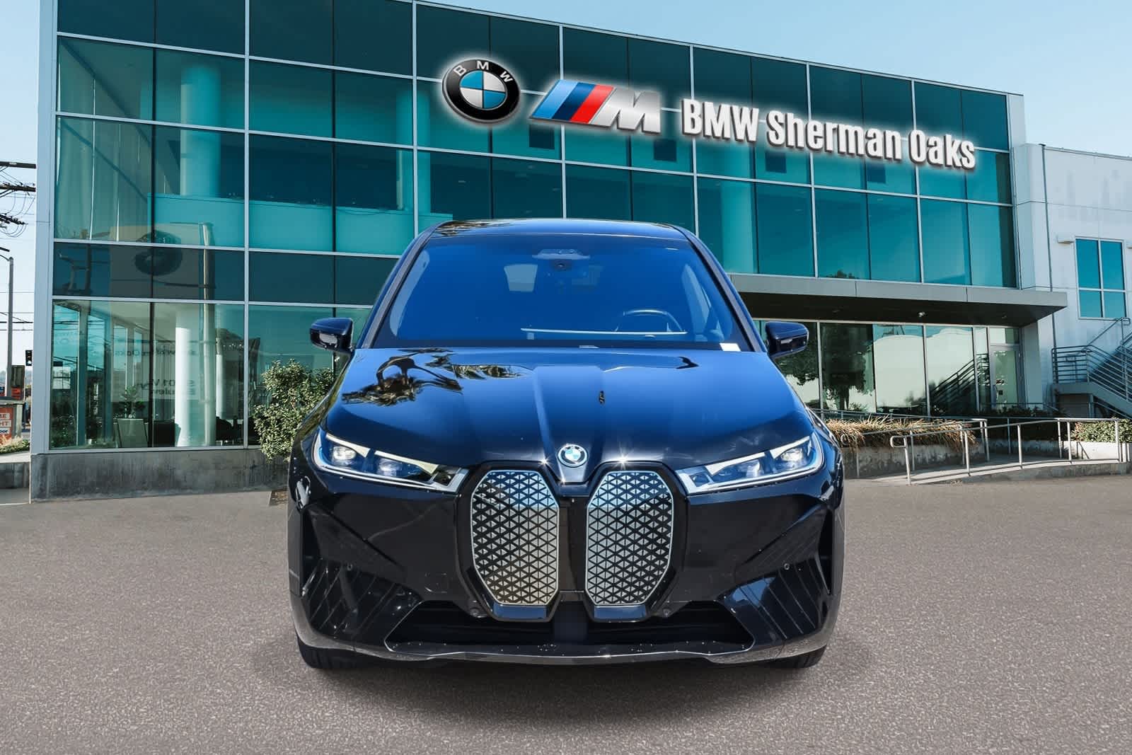 Thumbnail: 2023 BMW iX - 2
