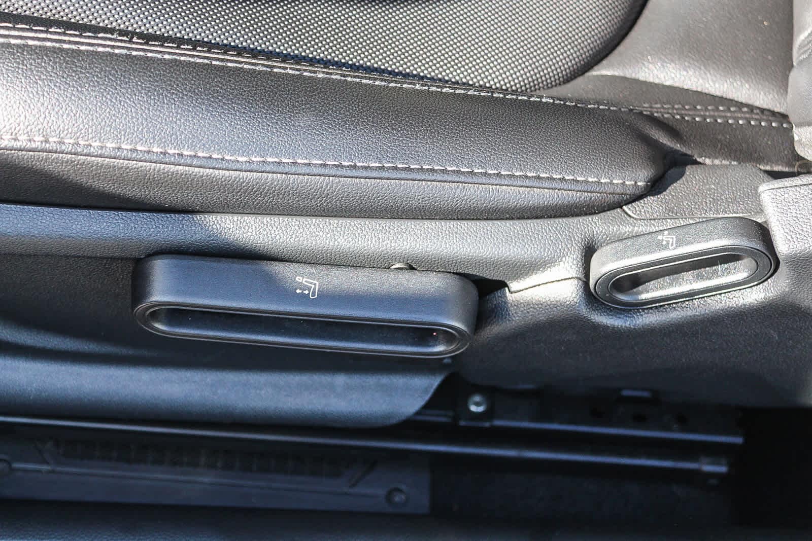 Thumbnail: 2018 MINI Cooper Convertible - 21