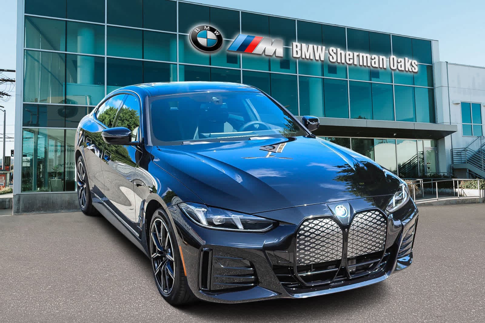 Thumbnail: 2025 BMW i4 - 3