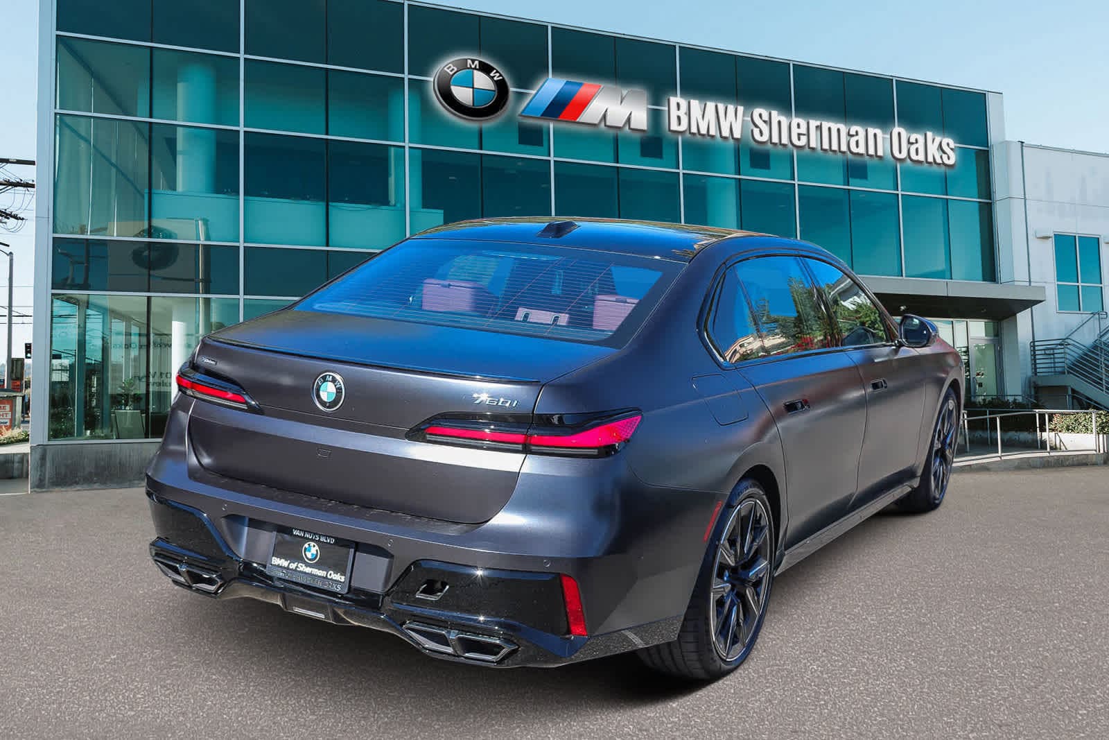 Thumbnail: 2026 BMW 7 Series - 4