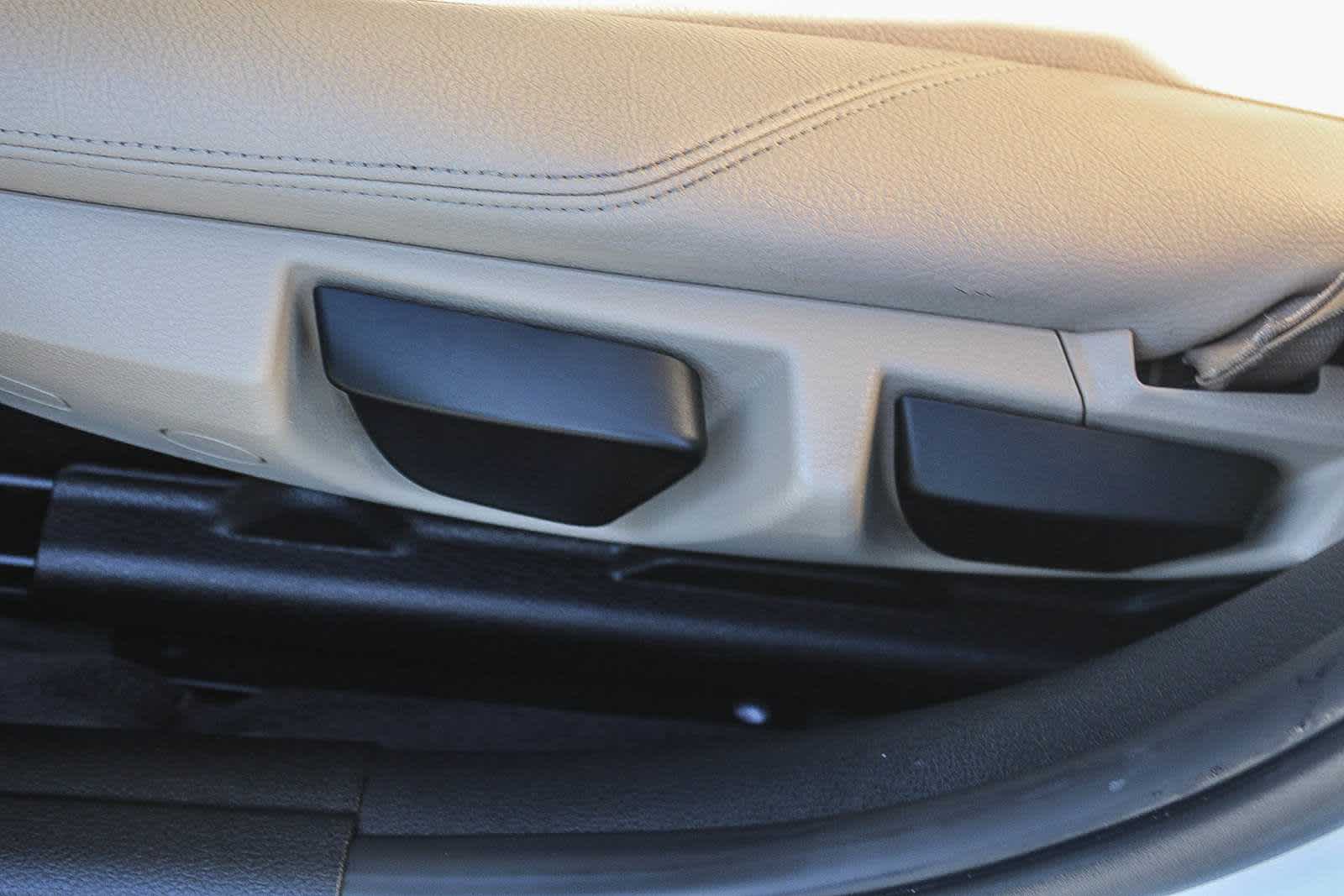 Thumbnail: 2018 BMW 3 Series - 21