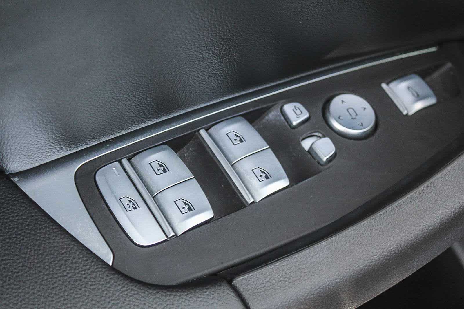 Thumbnail: 2023 BMW X4 - 20