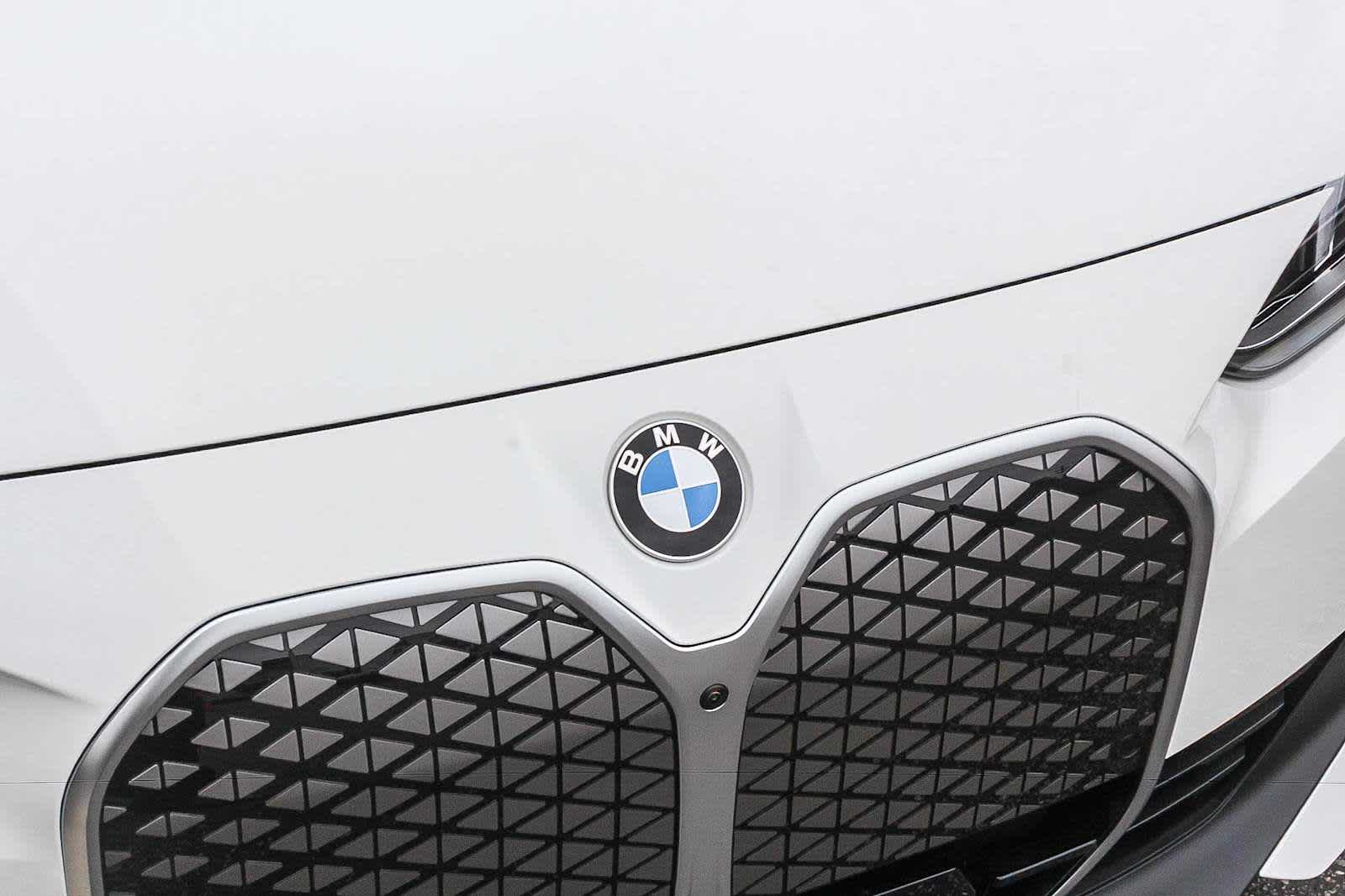 Thumbnail: 2026 BMW i4 - 11