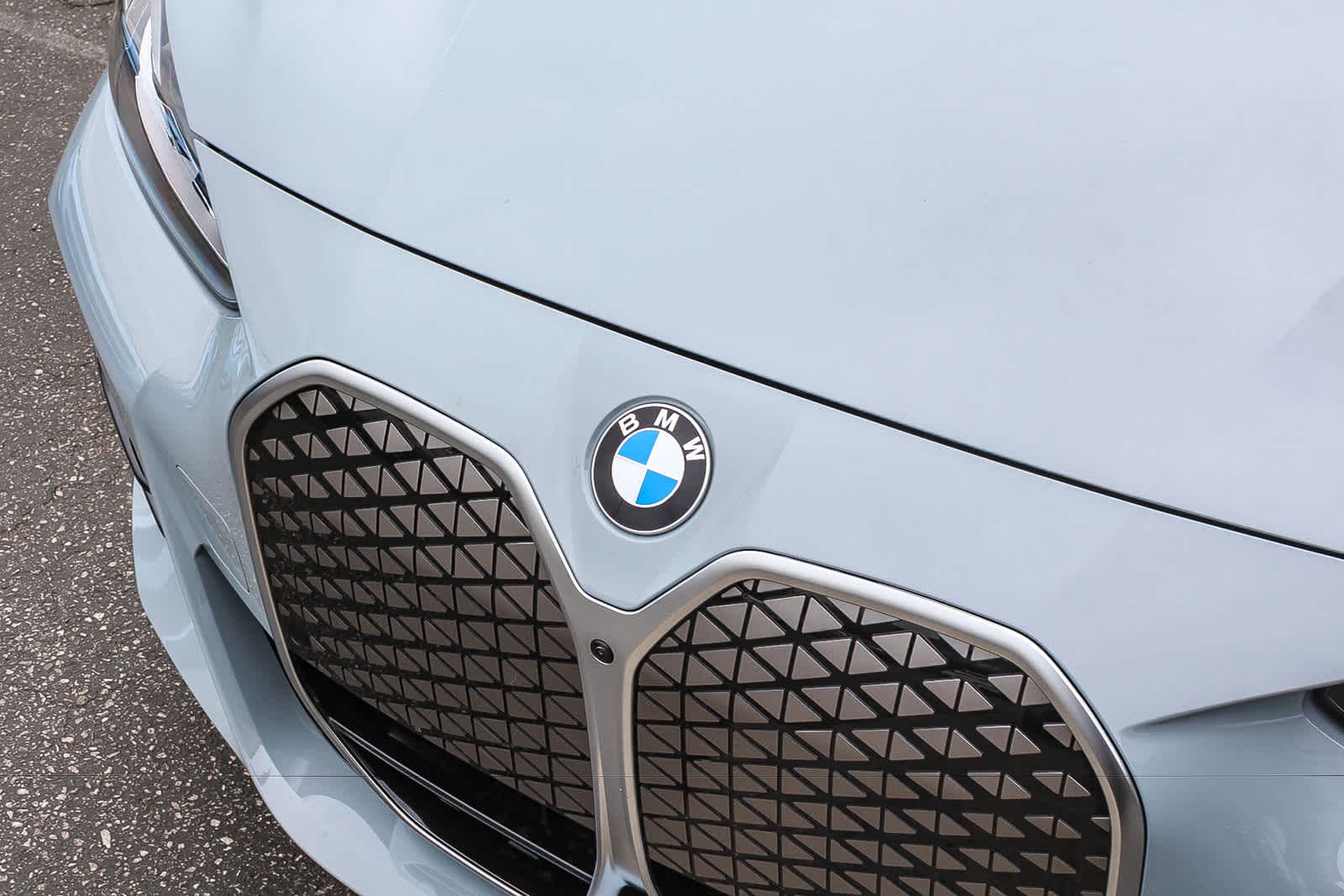 Thumbnail: 2026 BMW i4 - 11