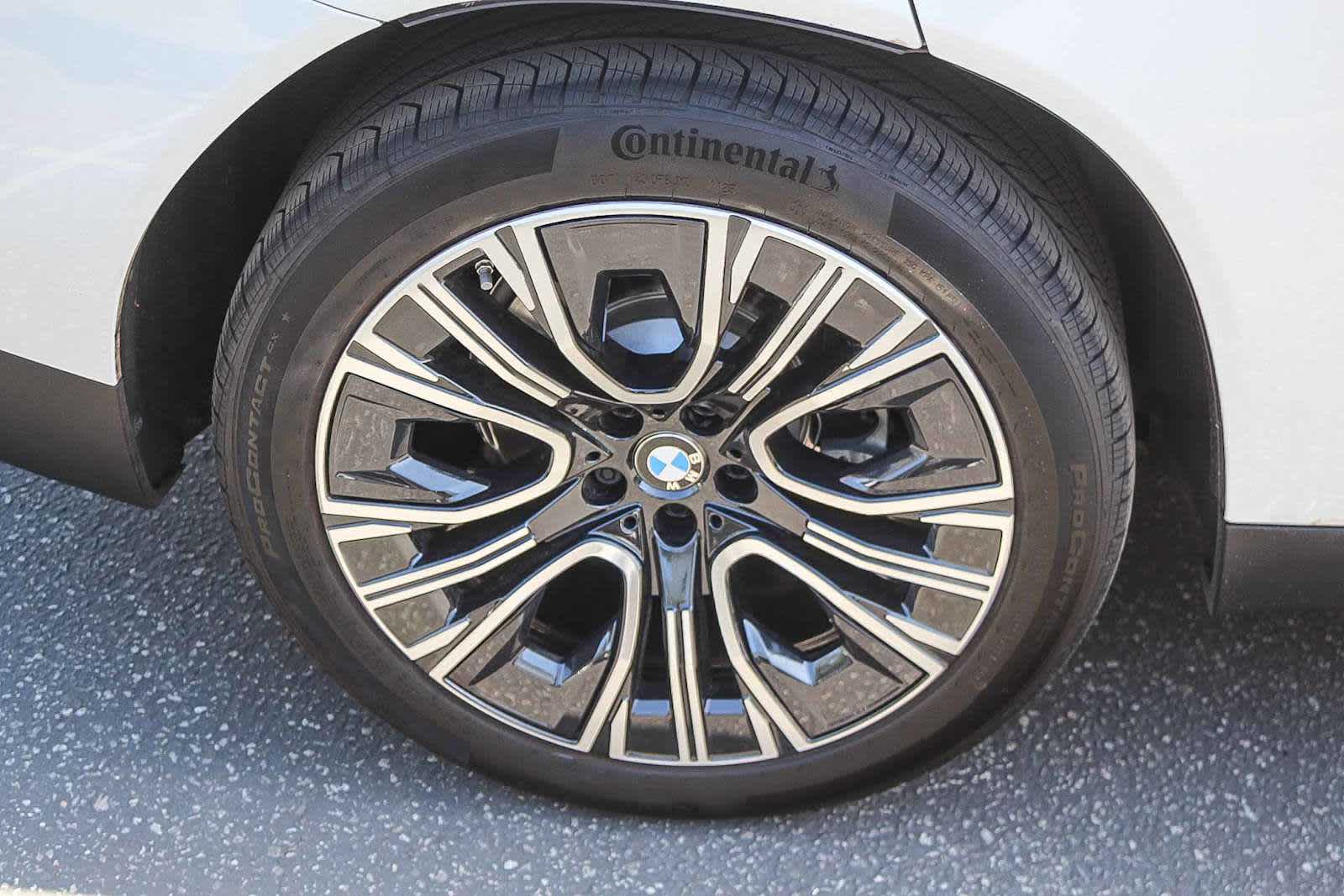 2025 BMW X3 30 xDrive photo 3