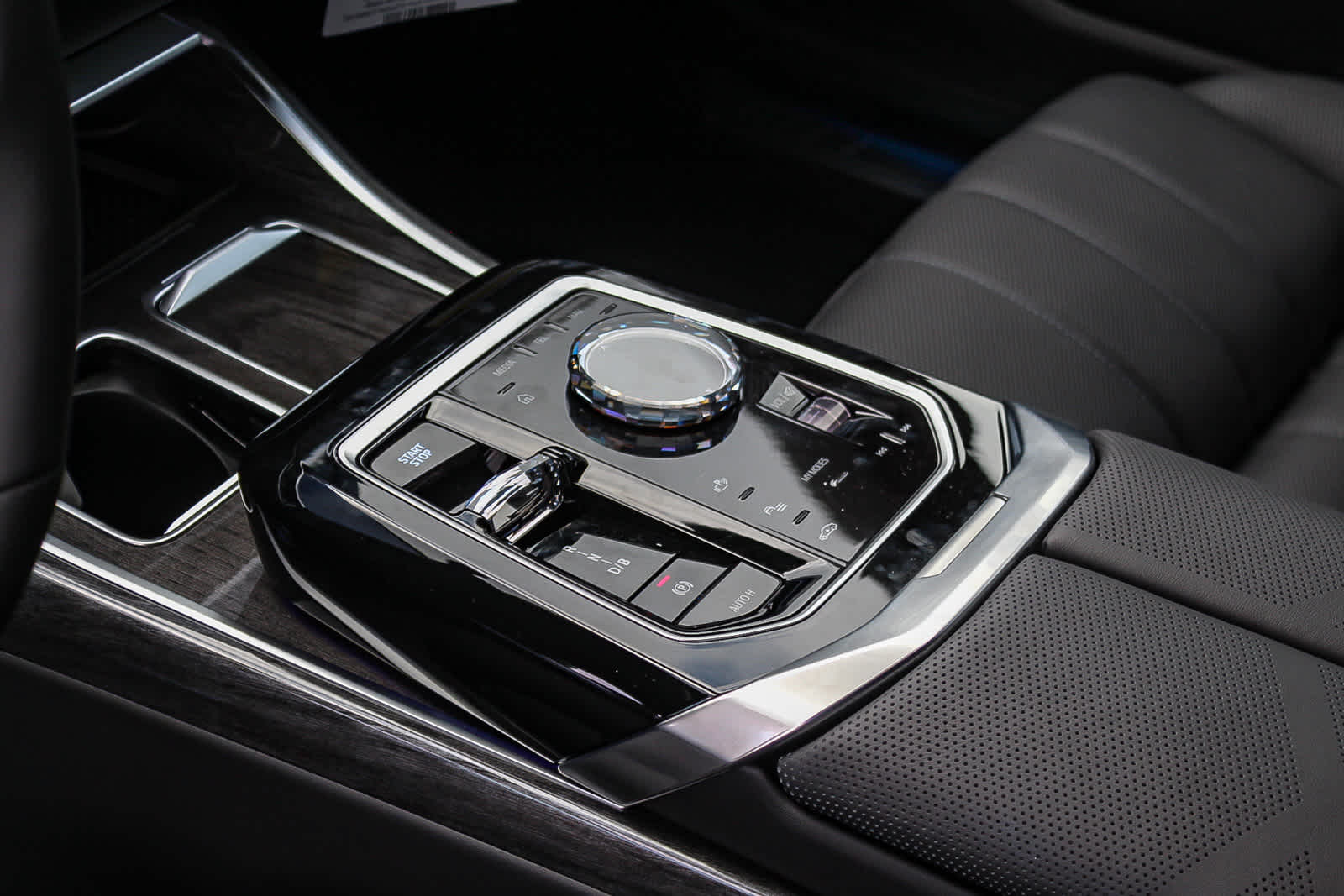 Thumbnail: 2026 BMW i7 - 19