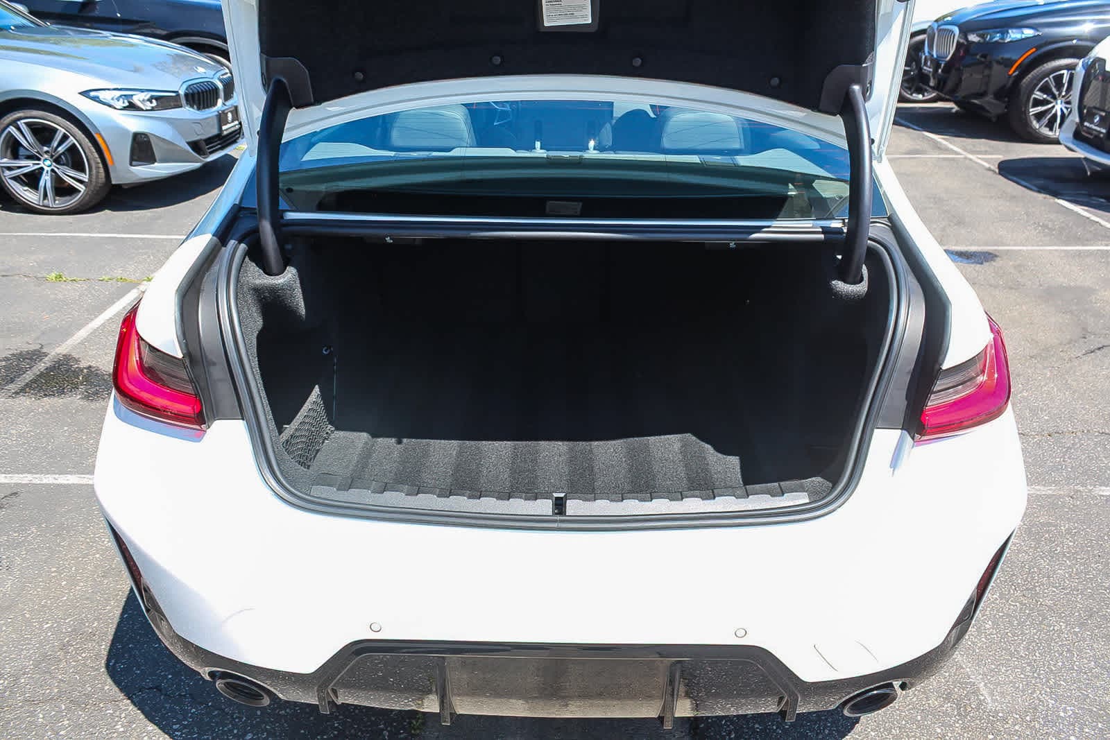 Thumbnail: 2023 BMW 3 Series - 25