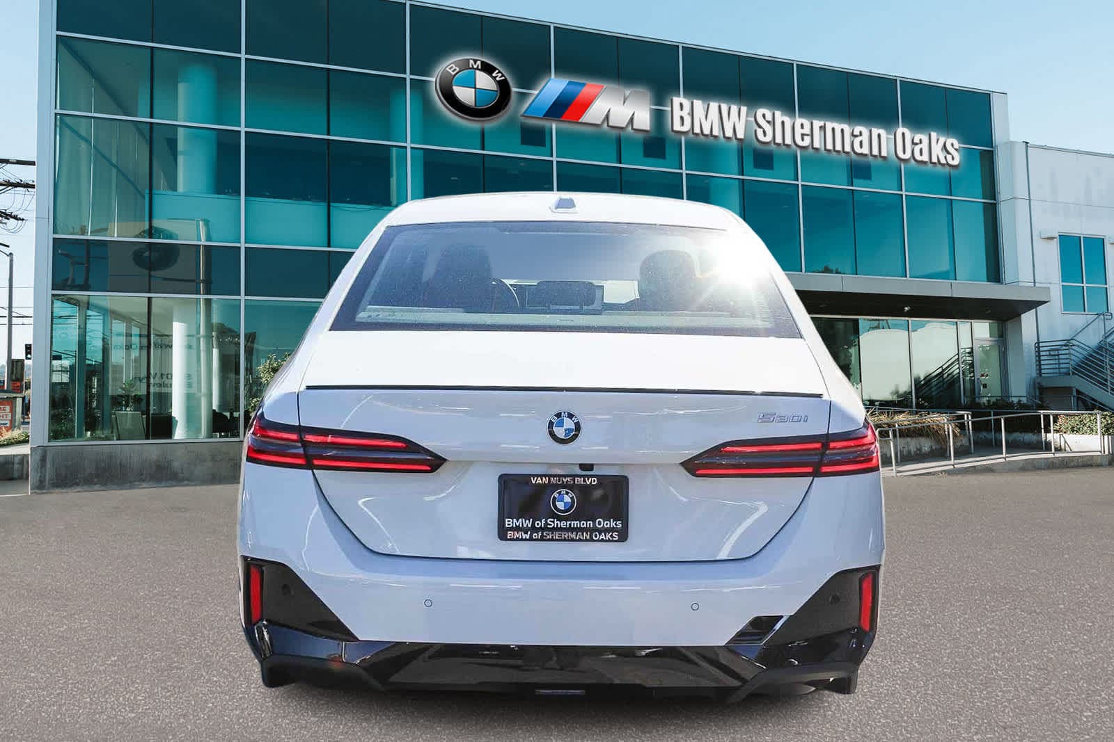 Thumbnail: 2026 BMW 5 Series - 5