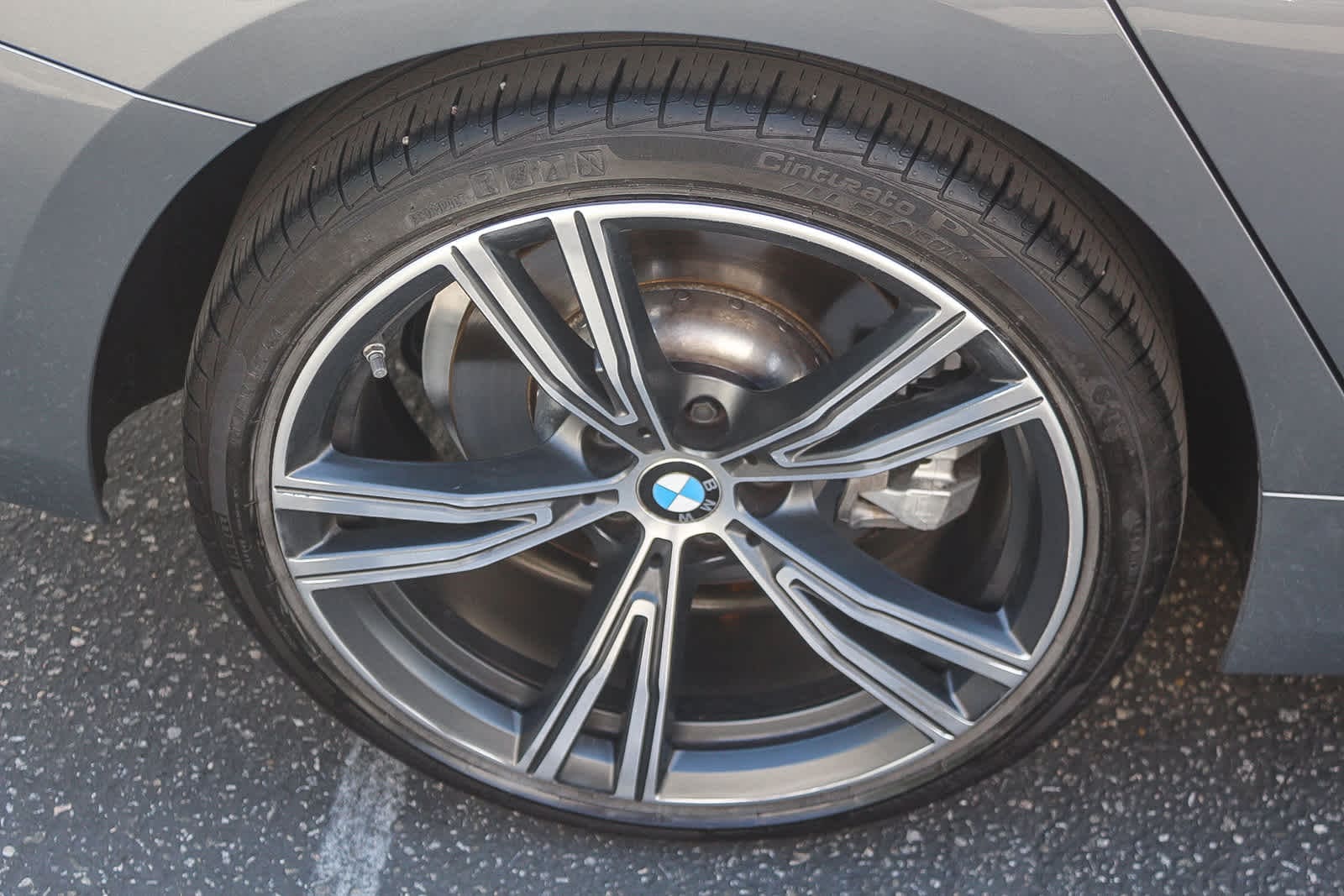 2024 BMW 330i xDrive photo 3