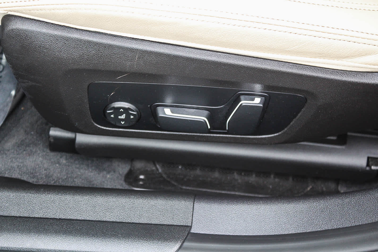 Thumbnail: 2025 BMW 3 Series - 21