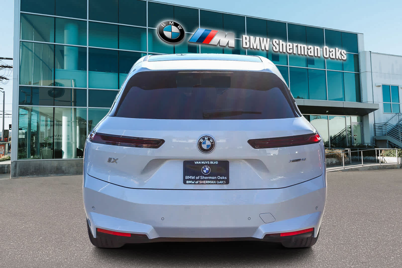 Thumbnail: 2026 BMW iX - 5