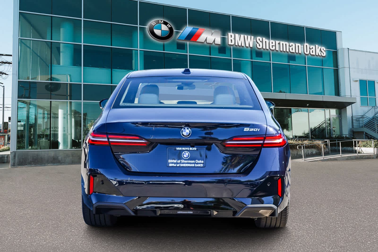 Thumbnail: 2026 BMW 5 Series - 5