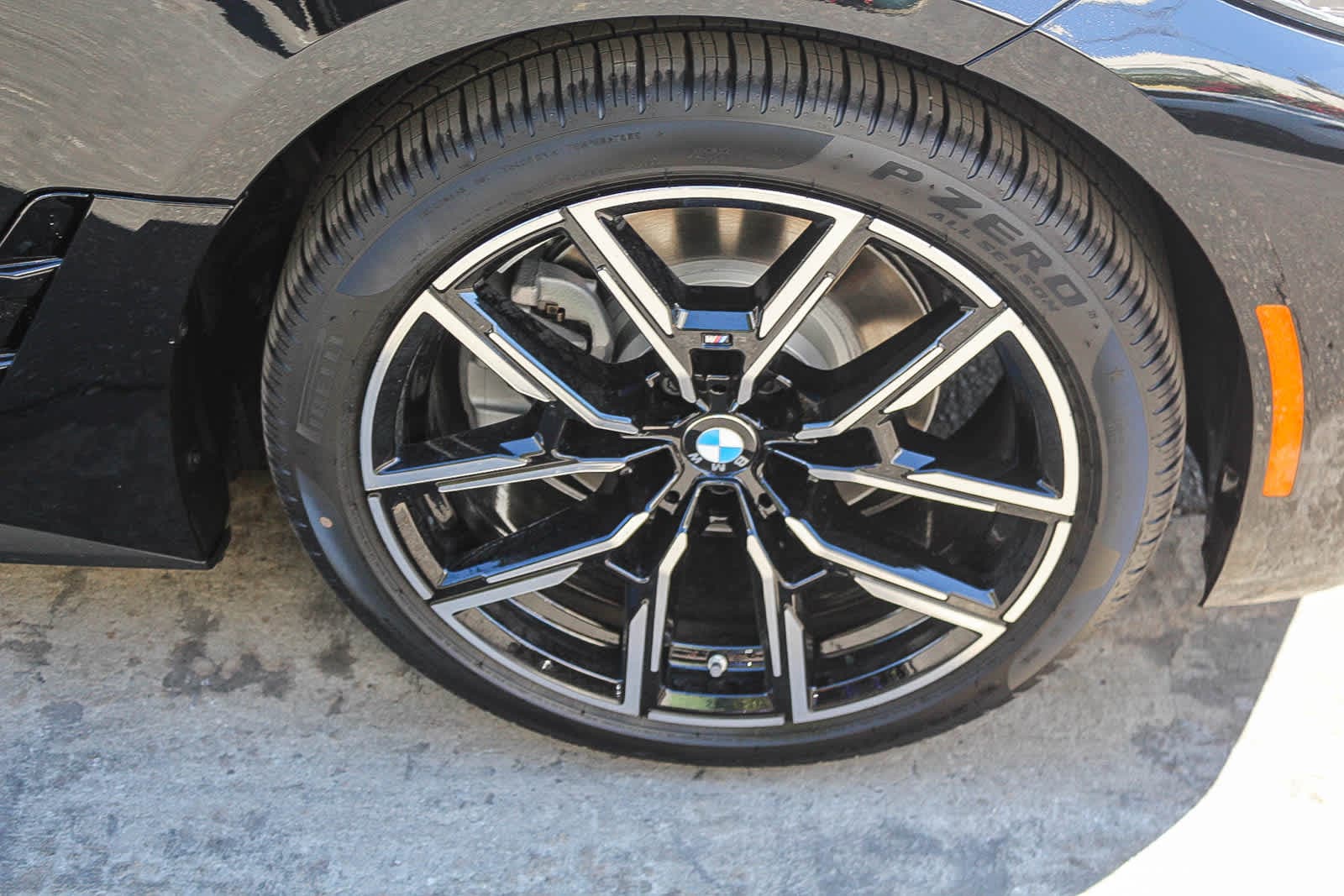 Thumbnail: 2025 BMW i4 - 9