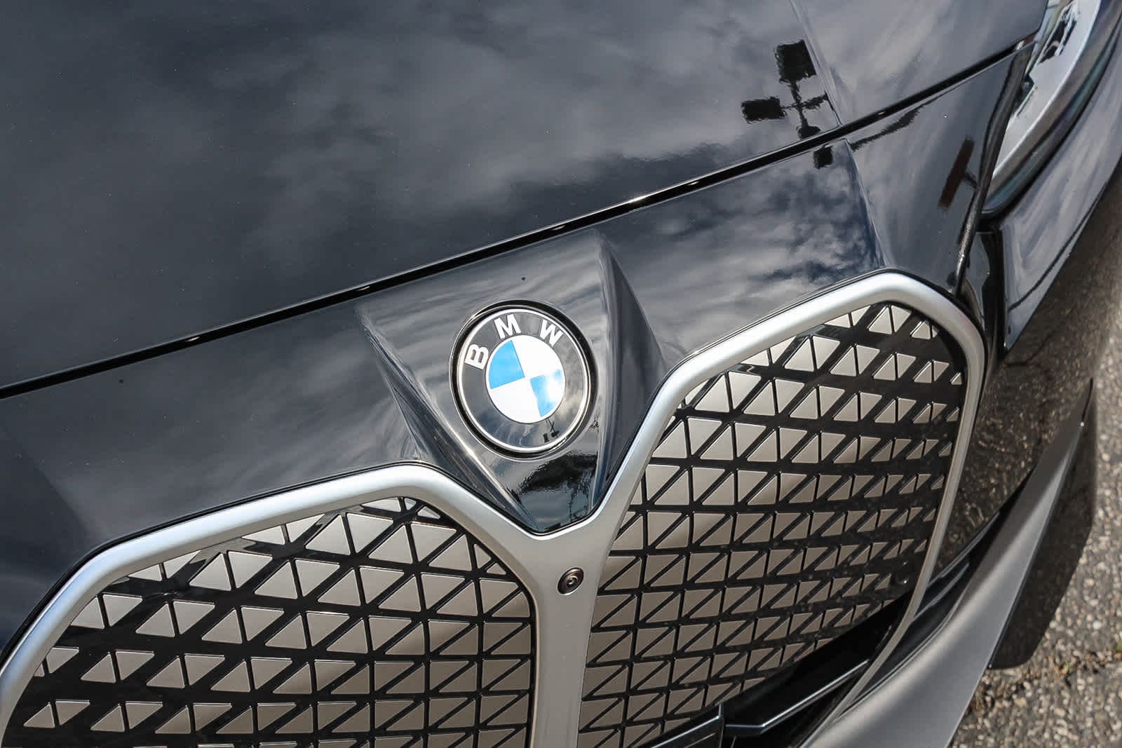 Thumbnail: 2026 BMW i4 - 11