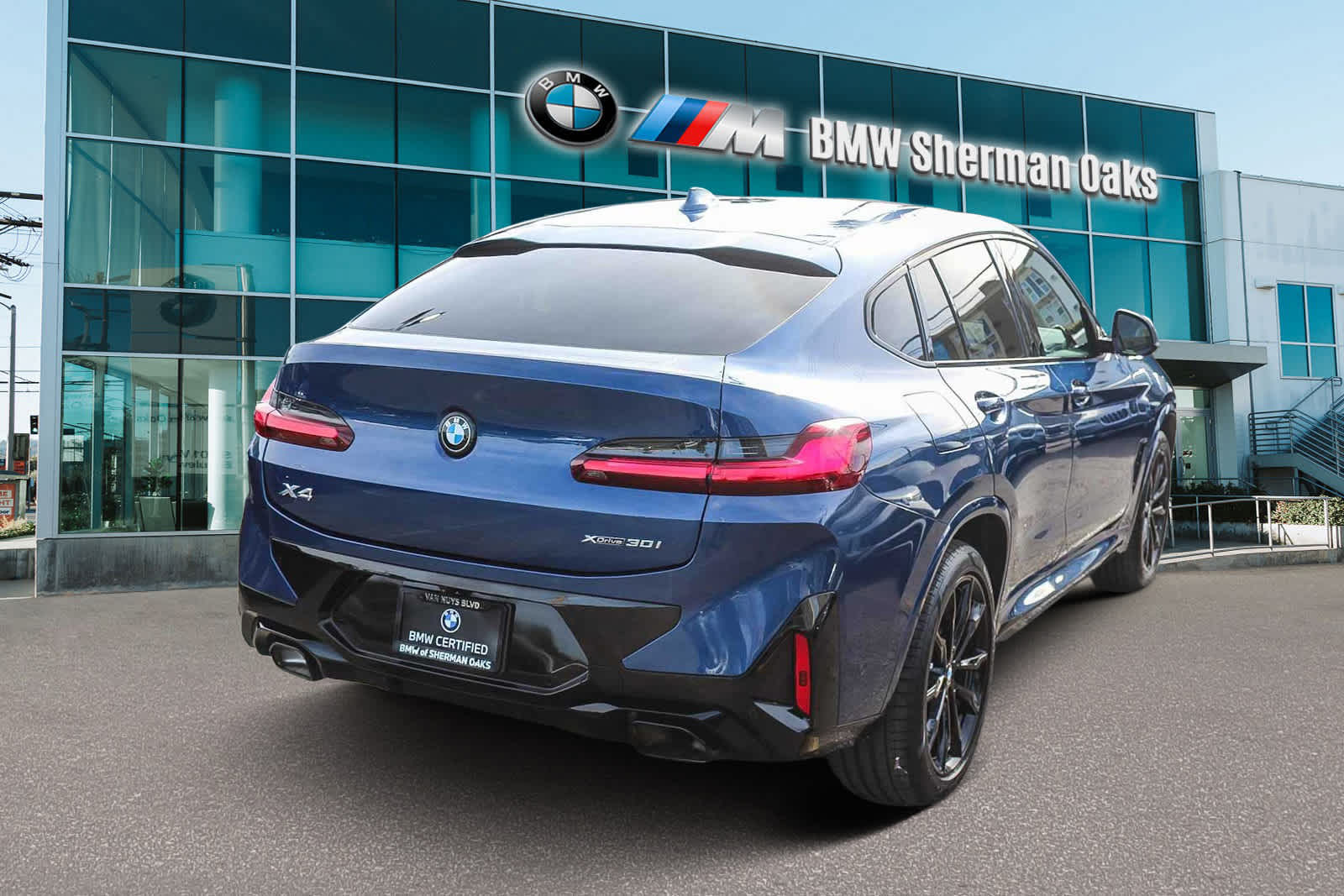 Thumbnail: 2023 BMW X4 - 4