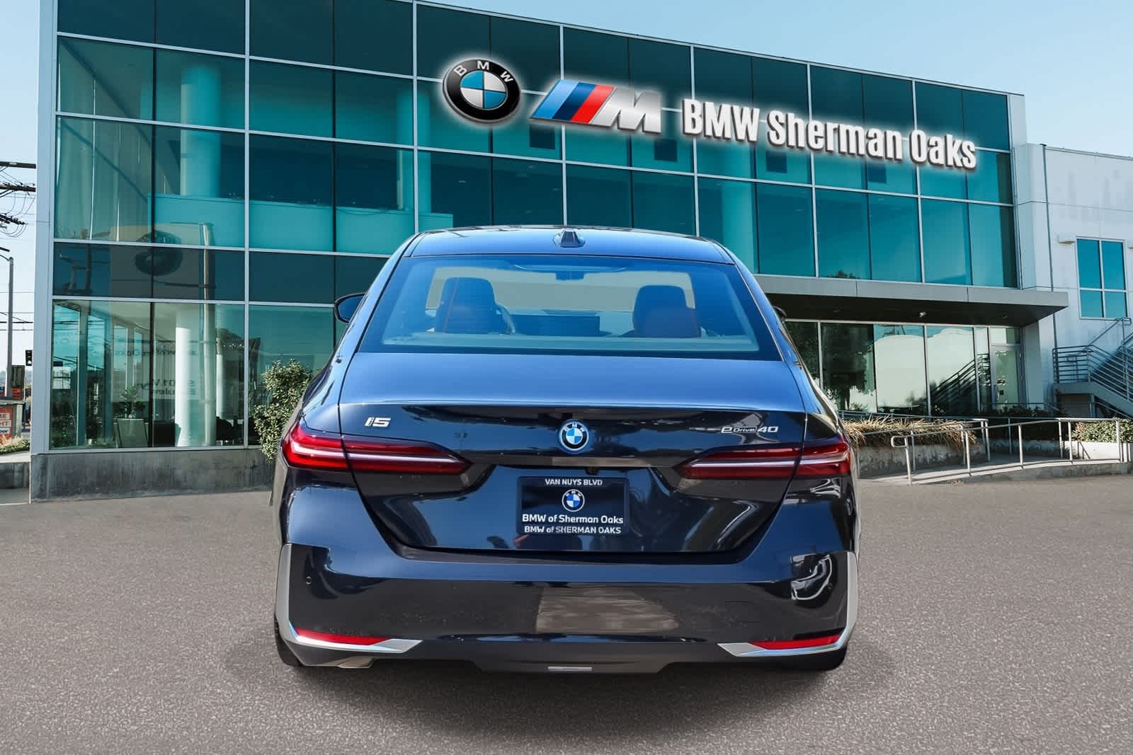 Thumbnail: 2026 BMW i5 - 5