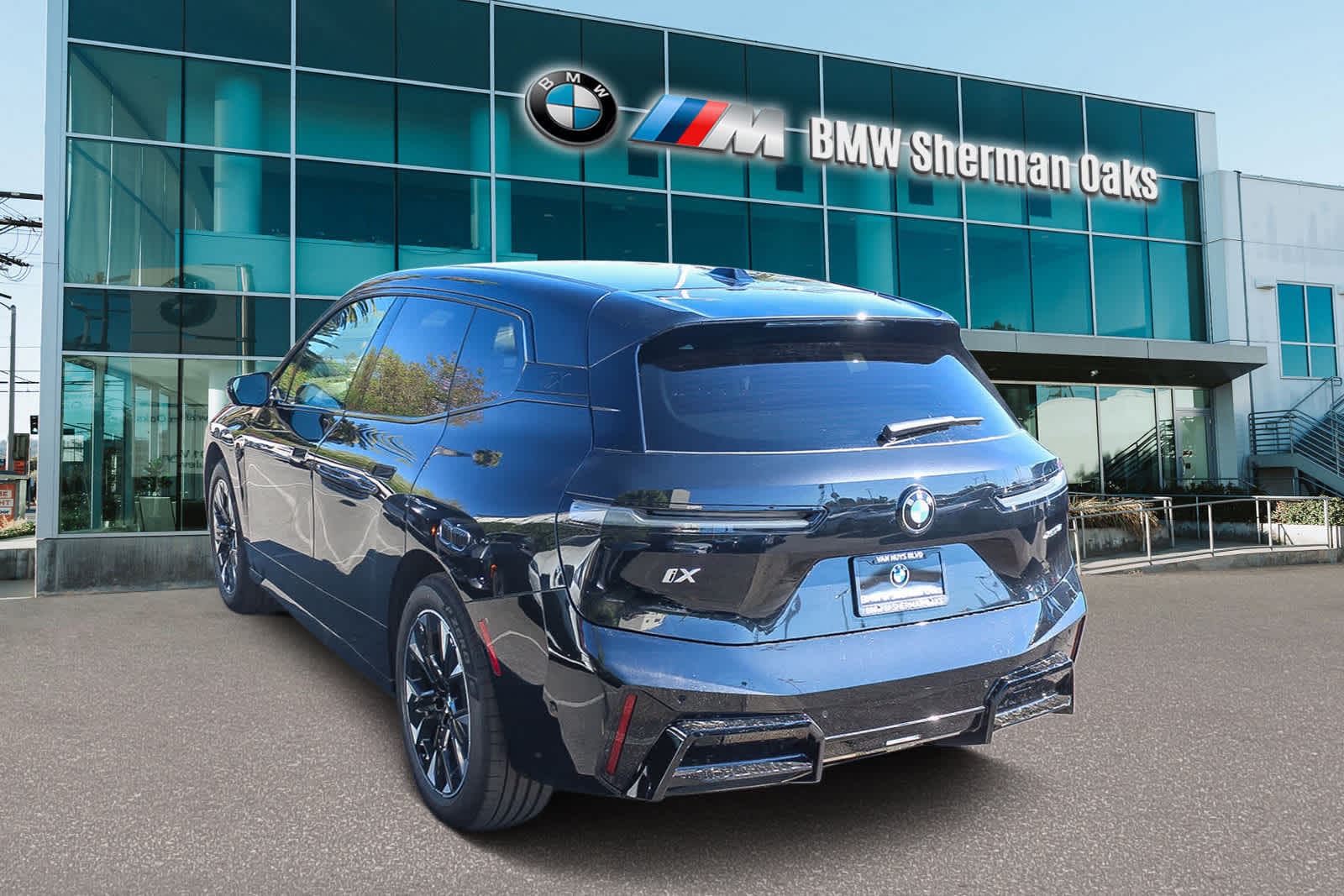 Thumbnail: 2026 BMW iX - 6