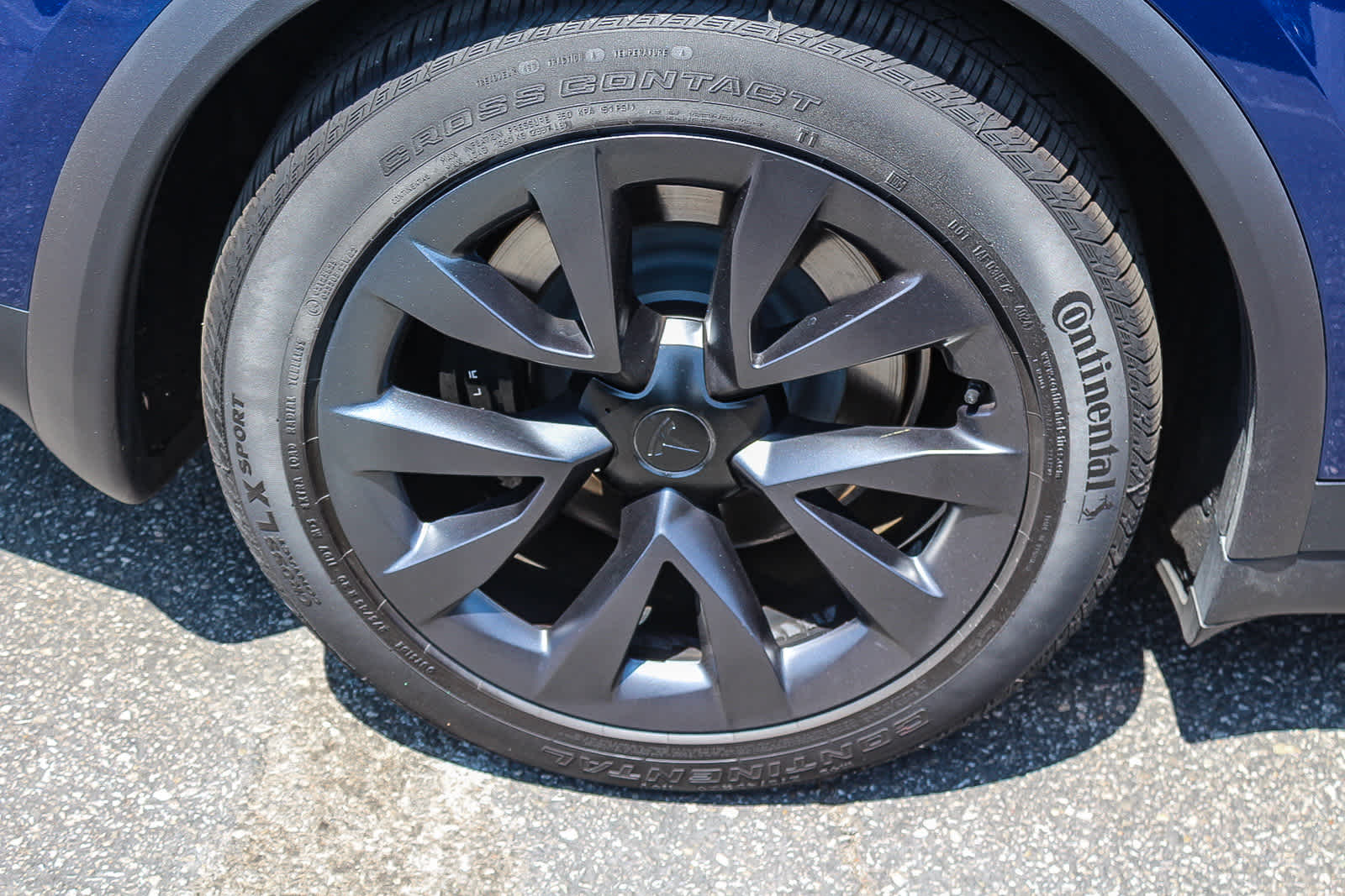 2023 Tesla Model X Standard Range 8