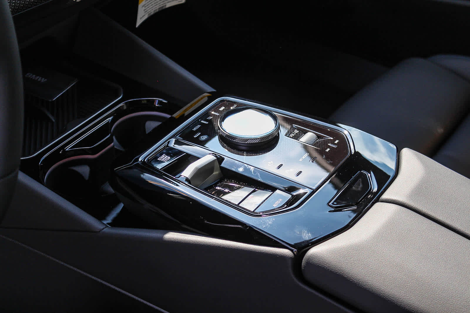 Thumbnail: 2026 BMW 5 Series - 20
