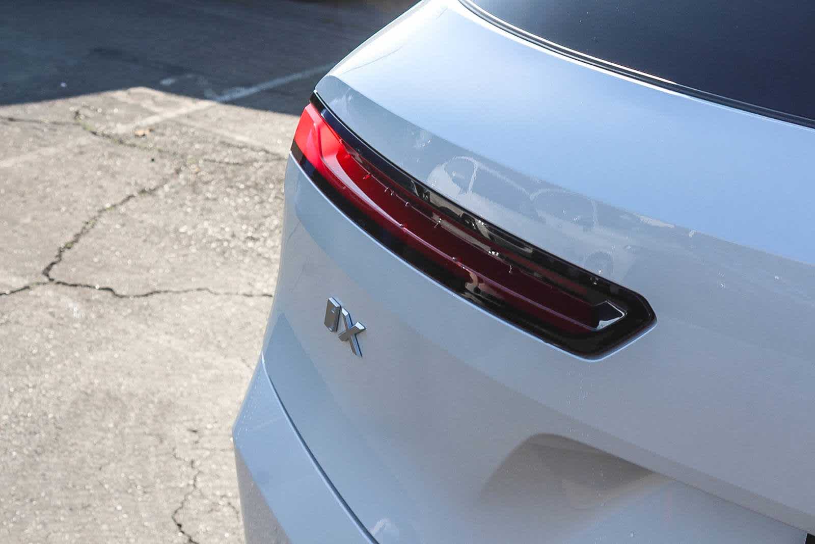 Thumbnail: 2026 BMW iX - 7