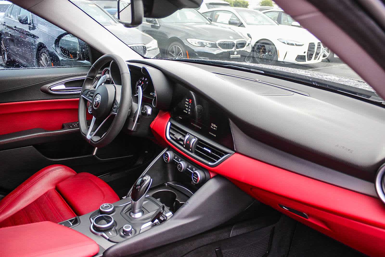 Thumbnail: 2019 Alfa Romeo Giulia - 28