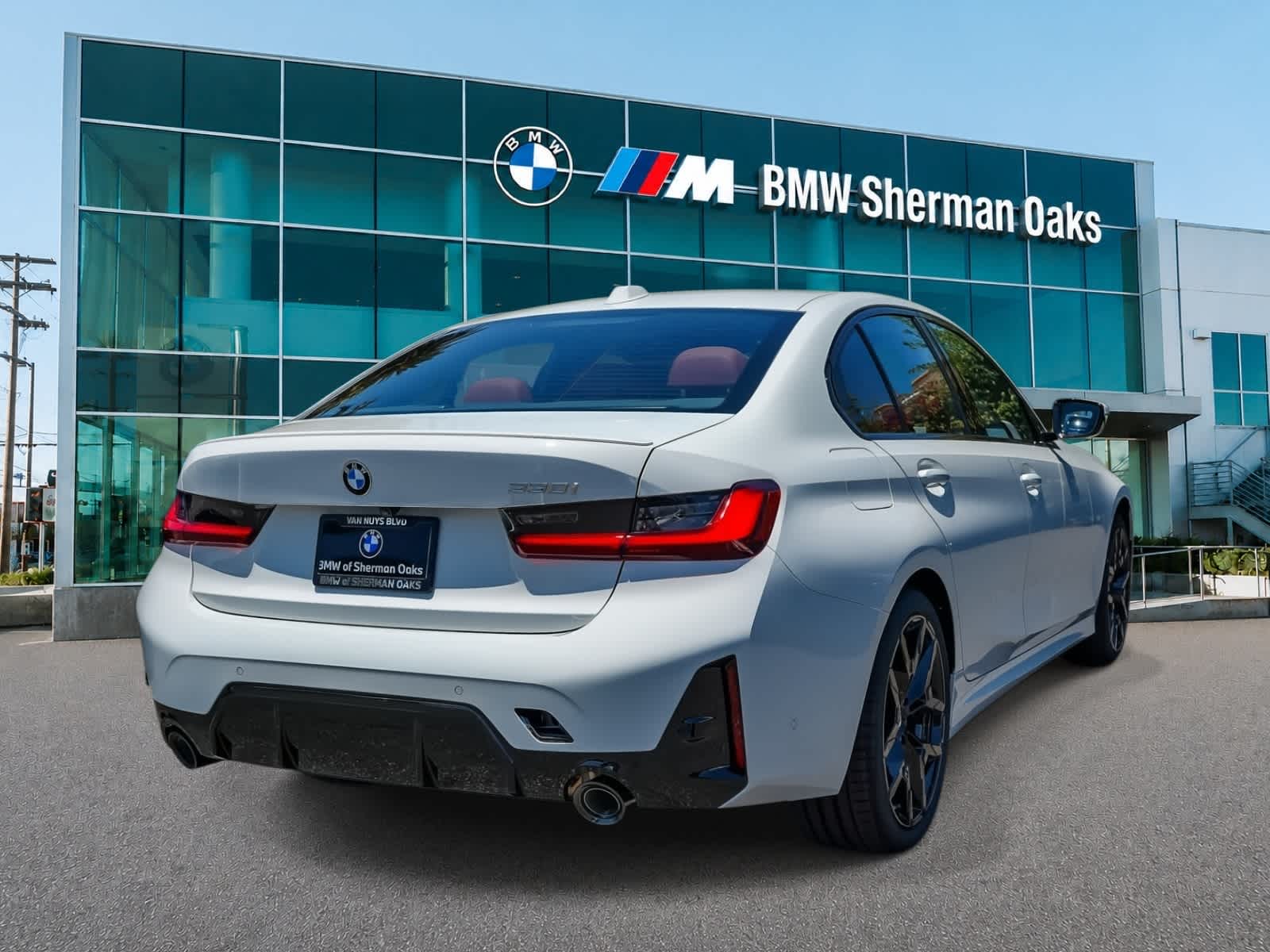 Thumbnail: 2026 BMW 3 Series - 4