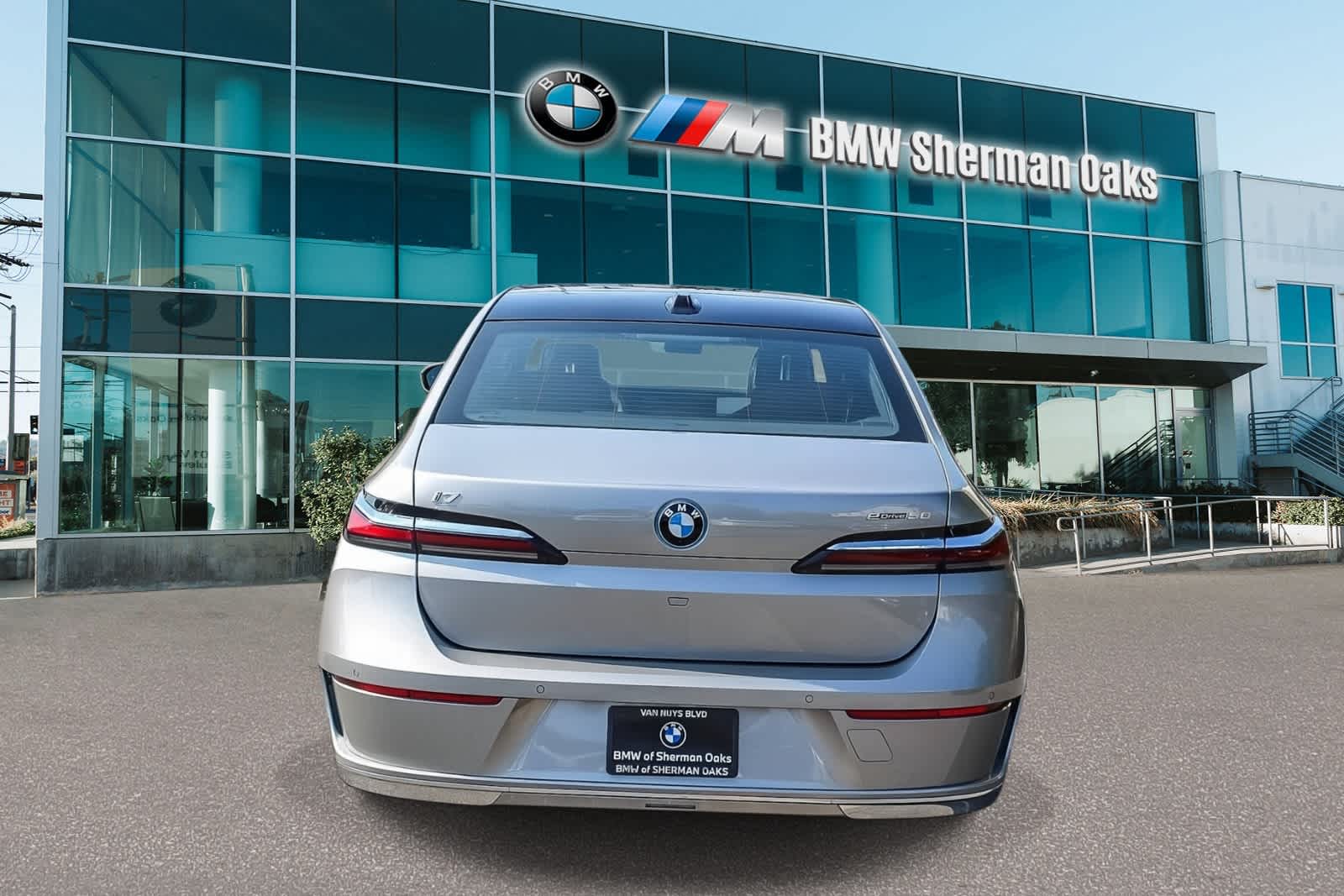 Thumbnail: 2026 BMW i7 - 5