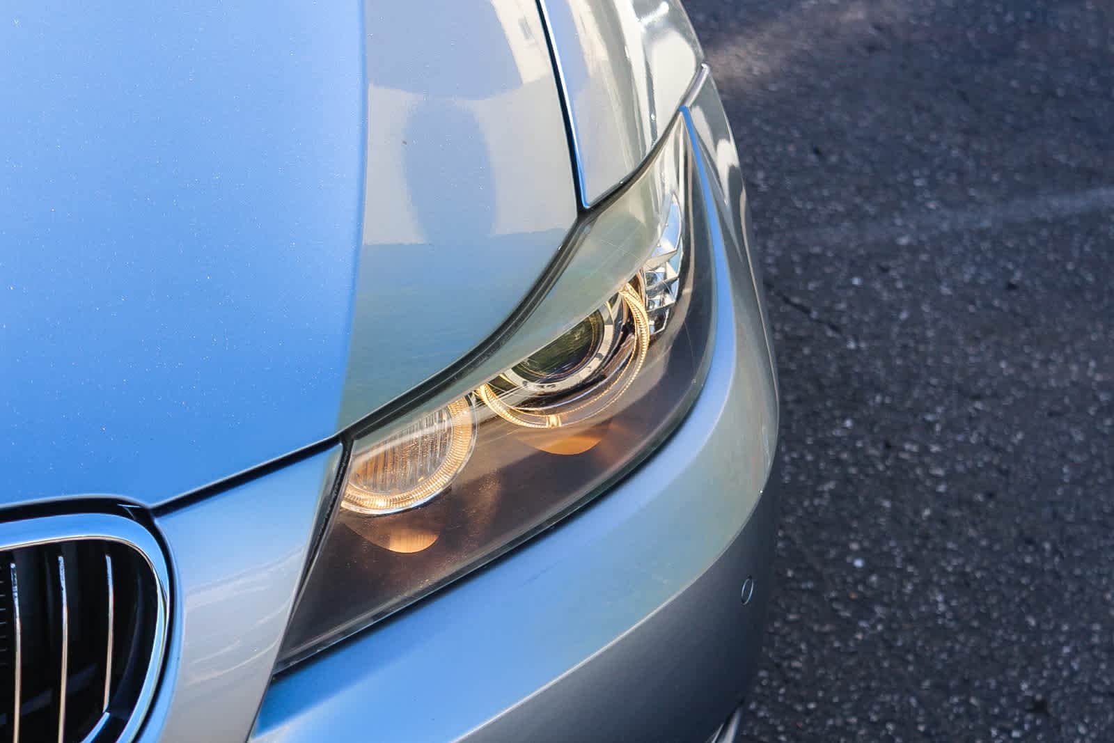 Thumbnail: 2011 BMW 3 Series - 10