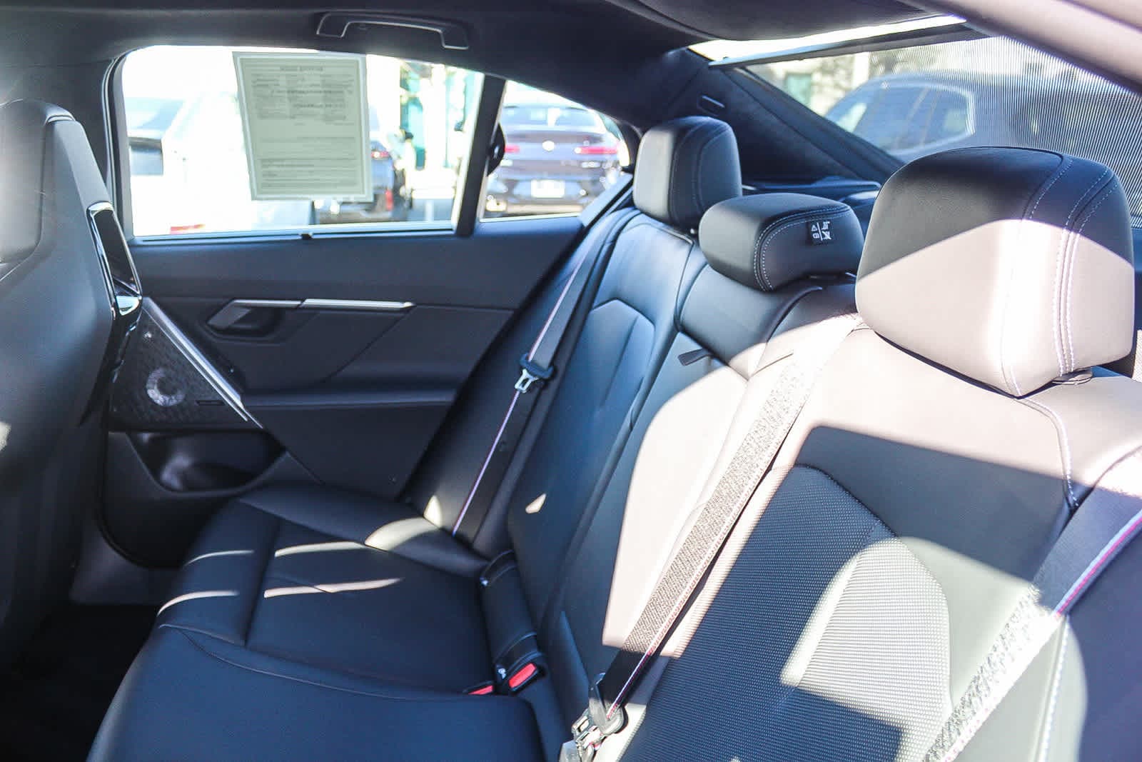 Thumbnail: 2025 BMW M5 - 17