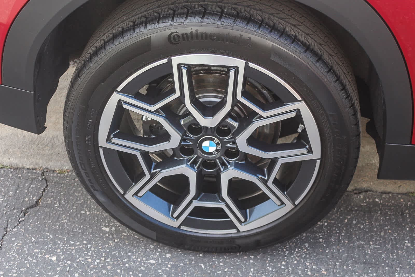 2025 BMW X2 xDrive28i photo 3