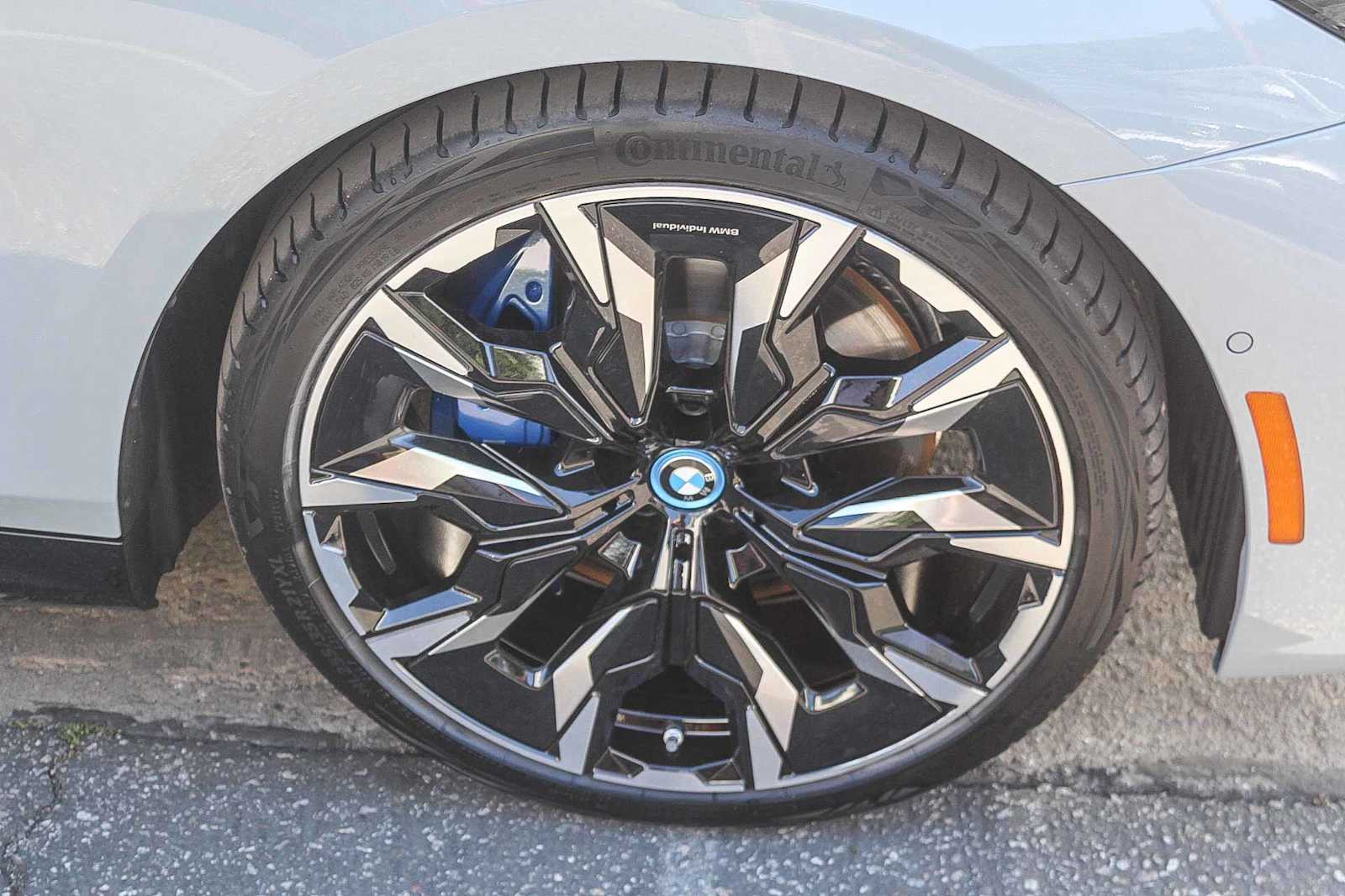 Thumbnail: 2025 BMW i5 - 9