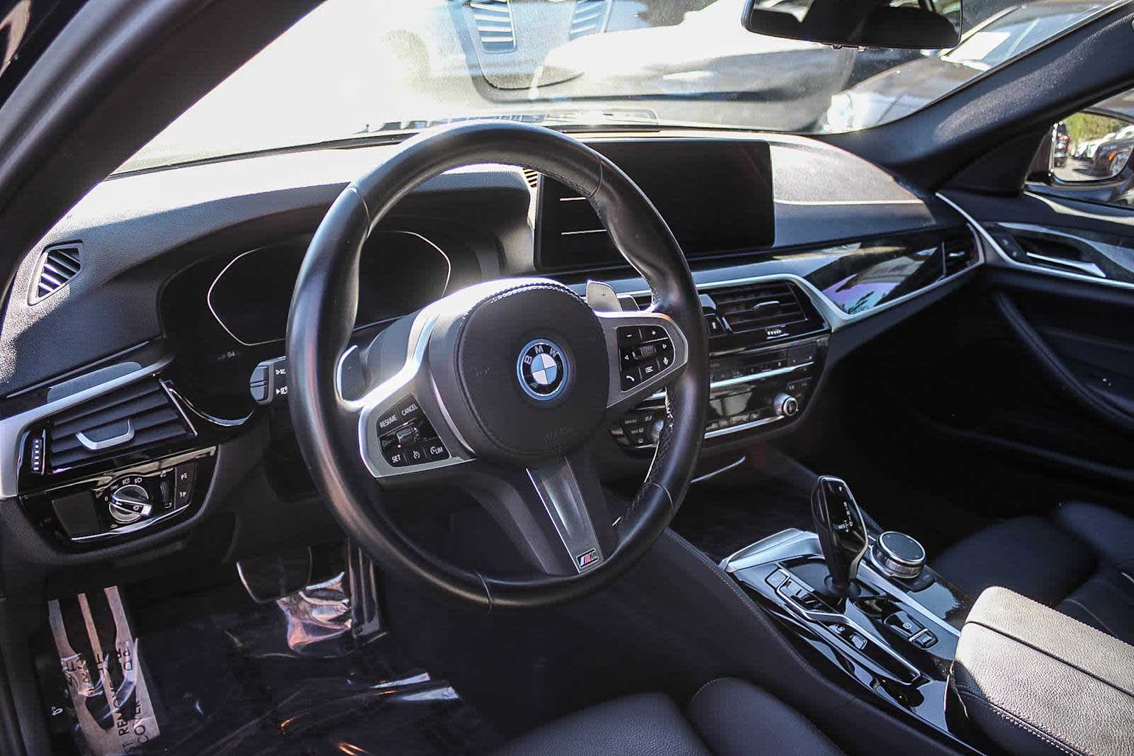 Thumbnail: 2023 BMW 5 Series - 18