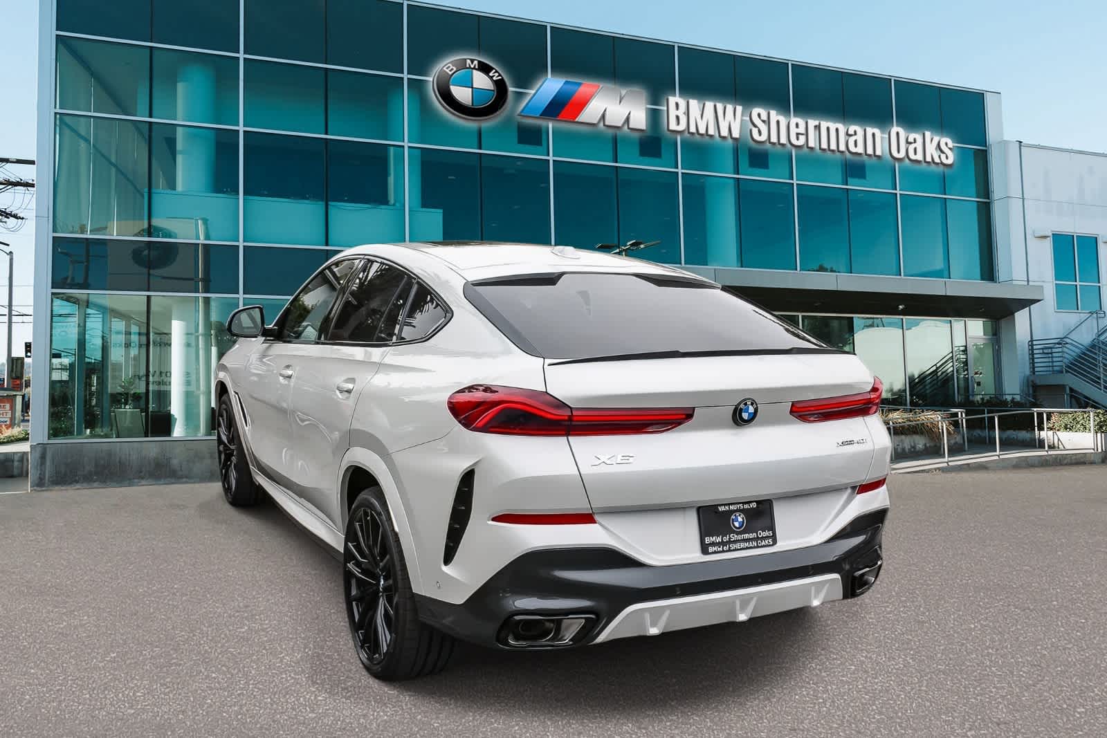 Thumbnail: 2027 BMW X6 - 6