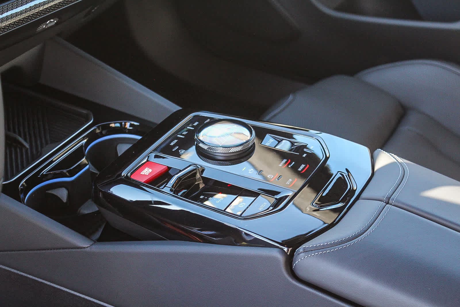 Thumbnail: 2025 BMW M5 - 18