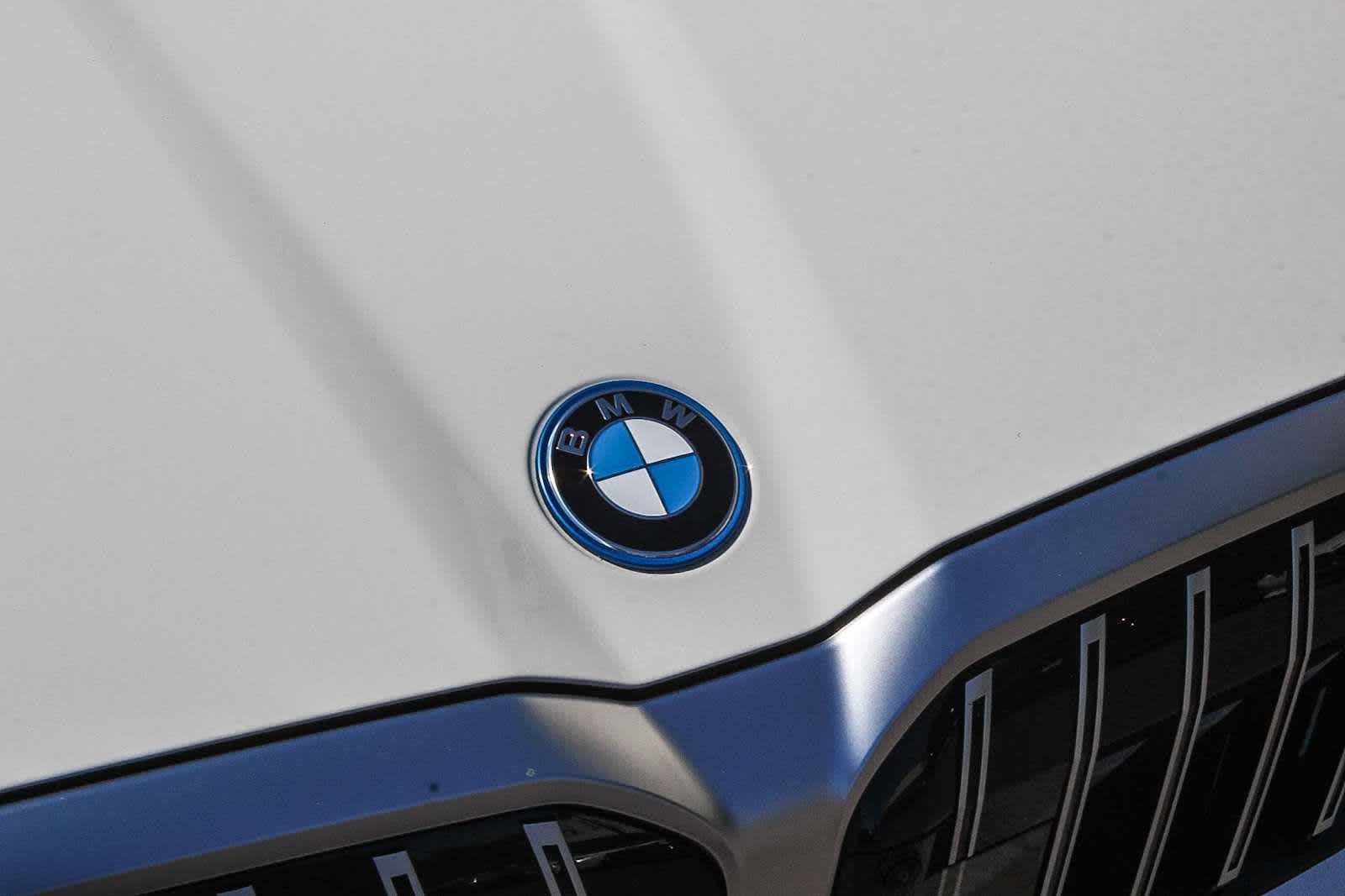 Thumbnail: 2026 BMW i5 - 11