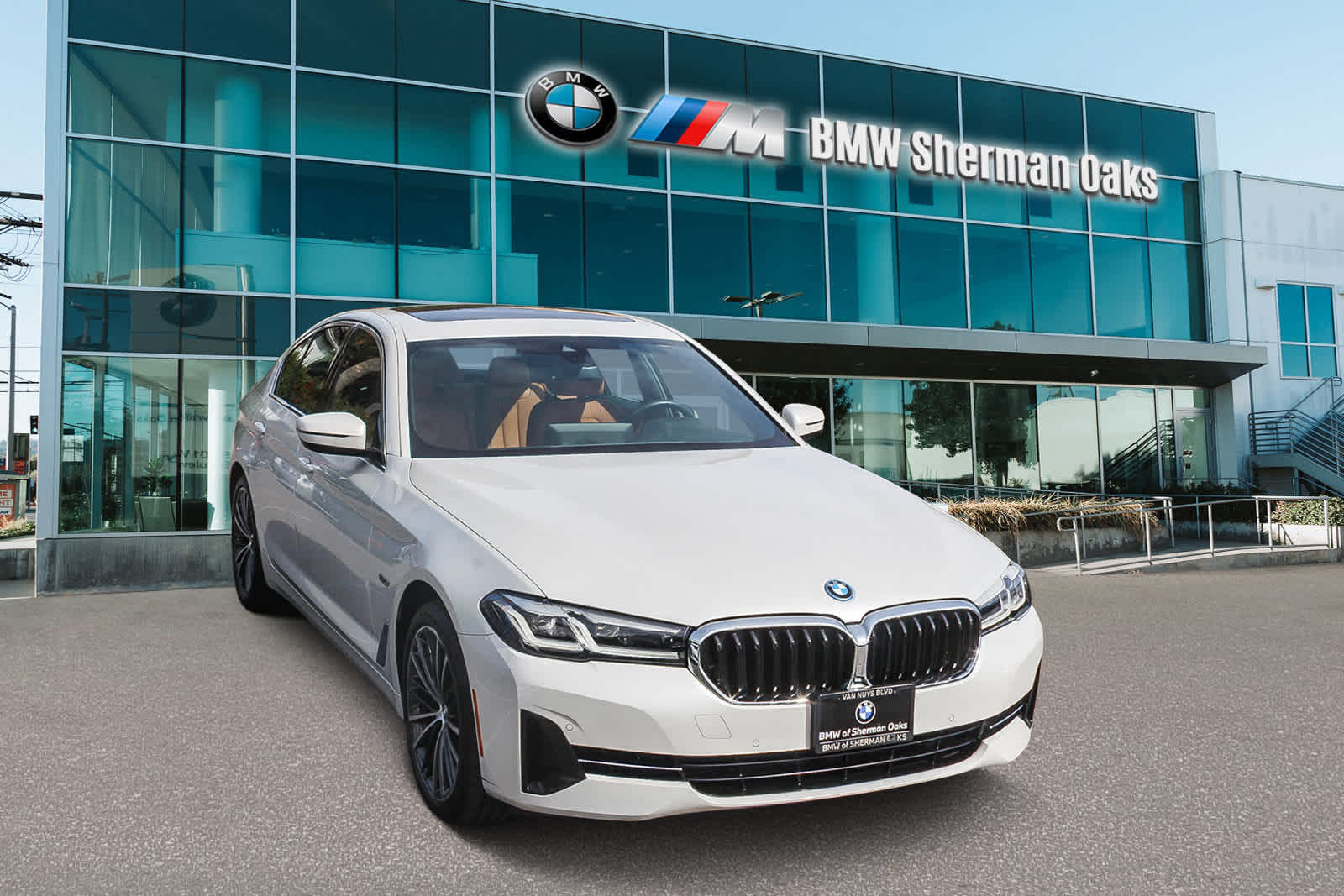 2023 BMW 530e photo 2