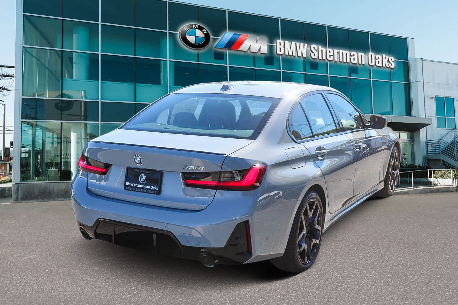2026 Bmw 330i Sedan photo 4