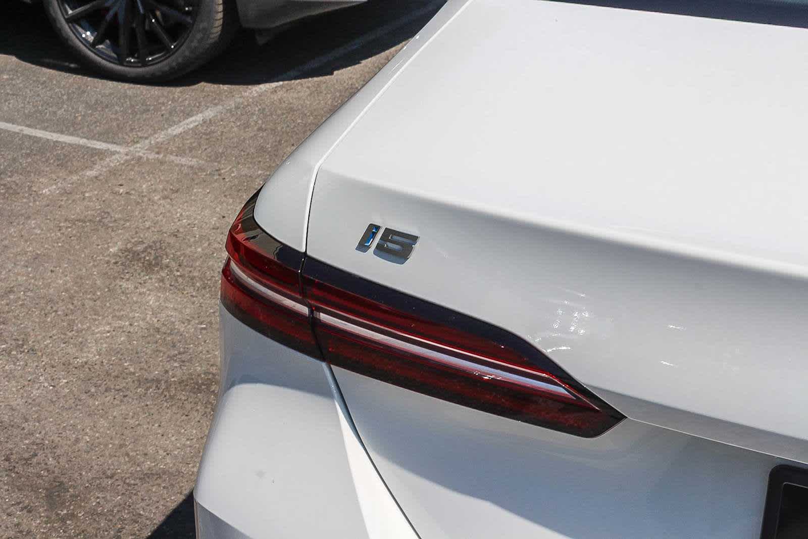 Thumbnail: 2026 BMW i5 - 7