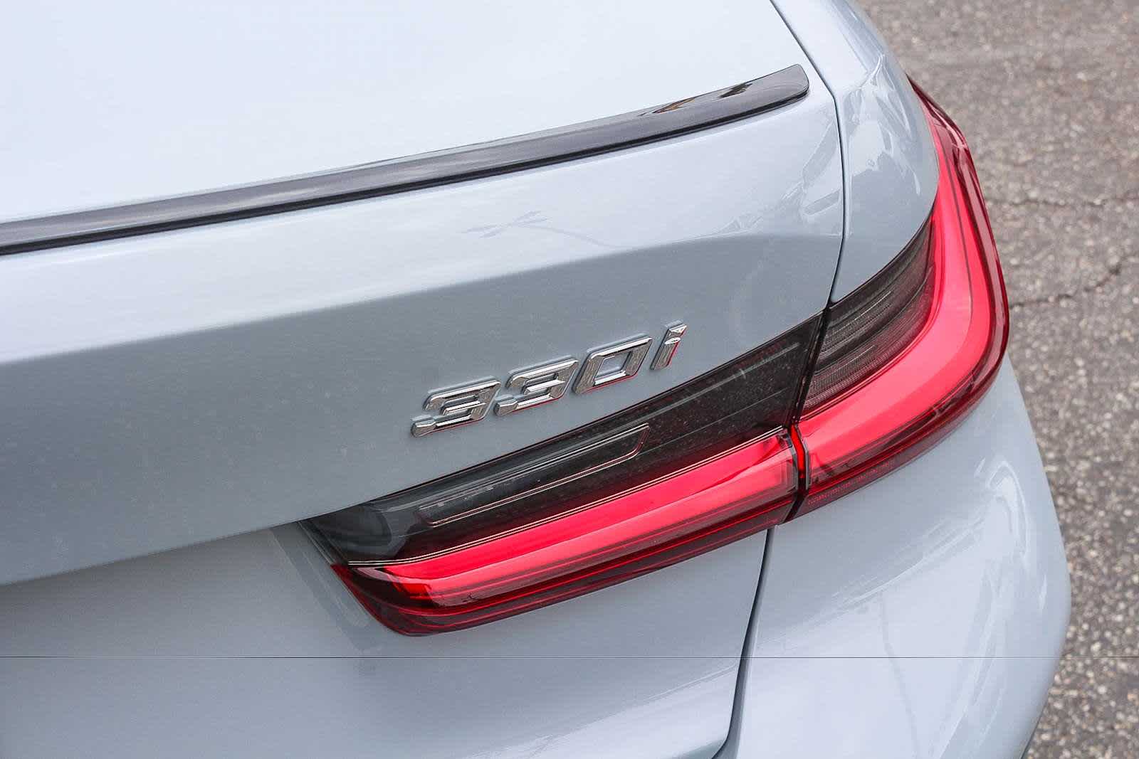 Thumbnail: 2026 BMW 3 Series - 26