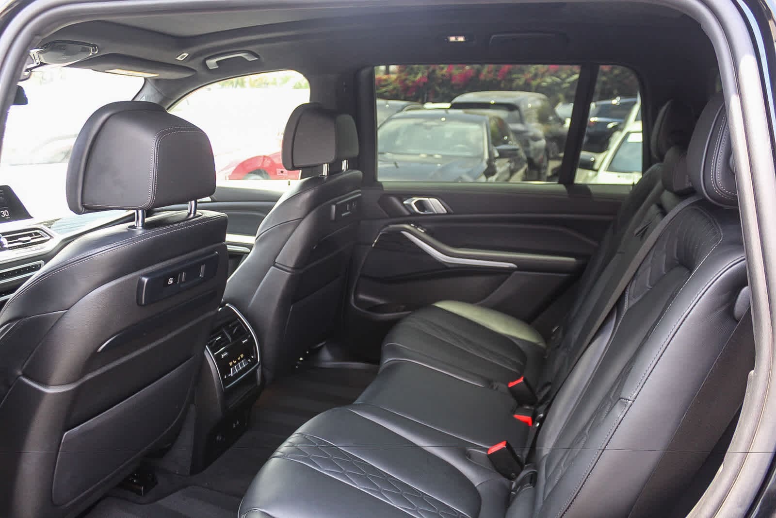 Thumbnail: 2022 BMW X7 - 16