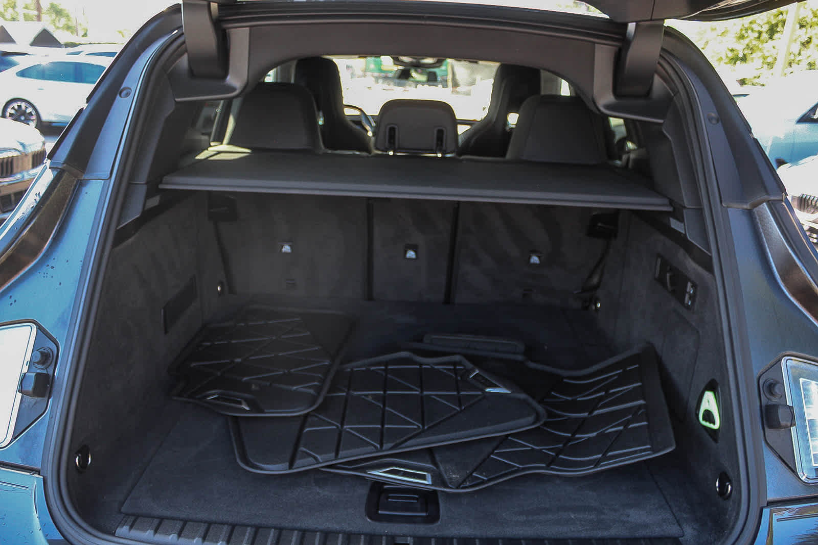 Thumbnail: 2023 BMW iX - 25