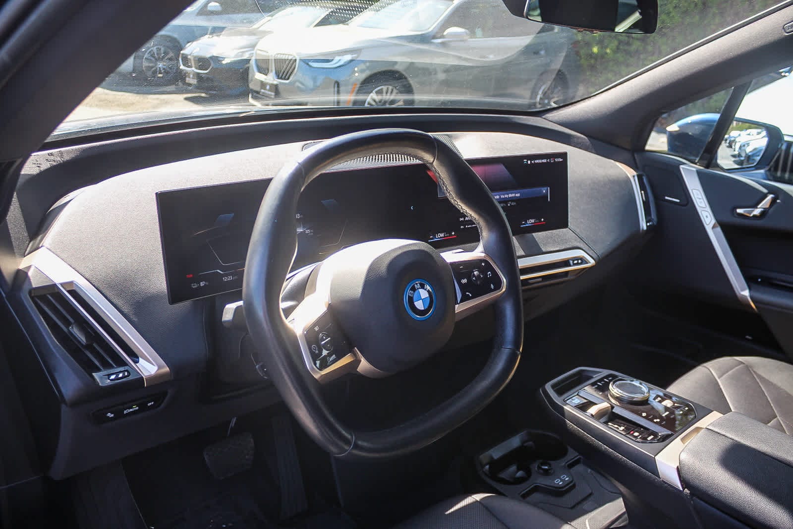 Thumbnail: 2023 BMW iX - 17