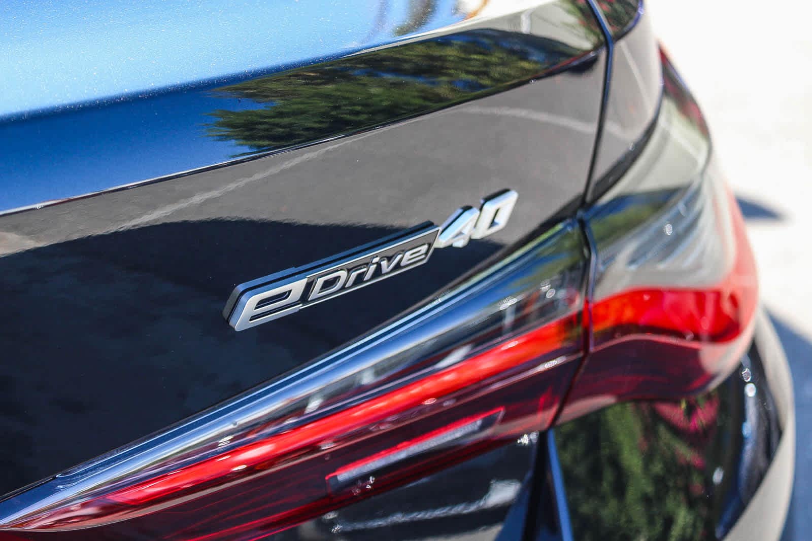 Thumbnail: 2025 BMW i4 - 25