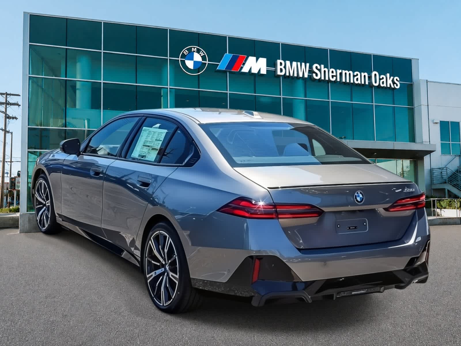 Thumbnail: 2027 BMW 5 Series - 6