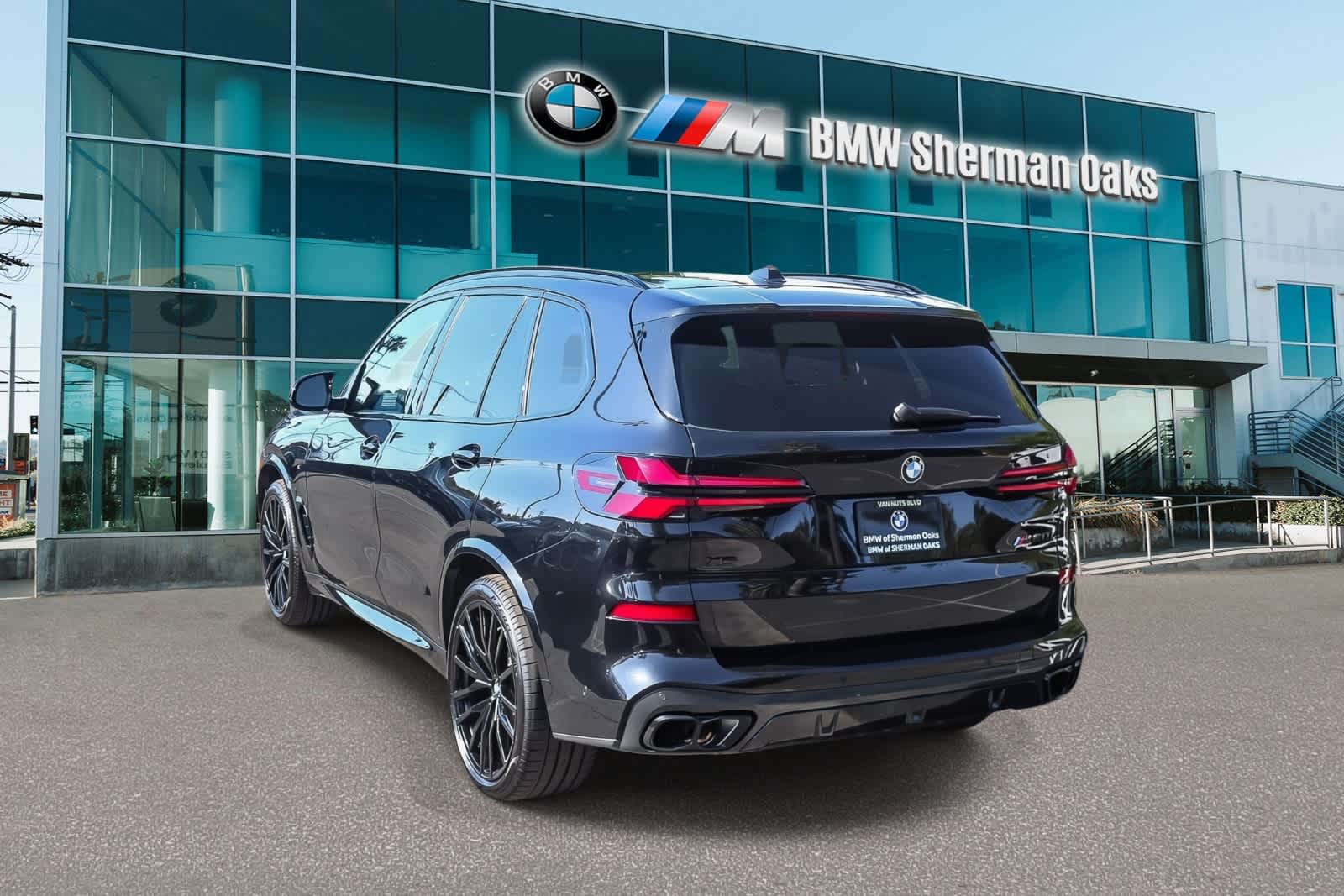 2026 BMW X5 M60i photo 5