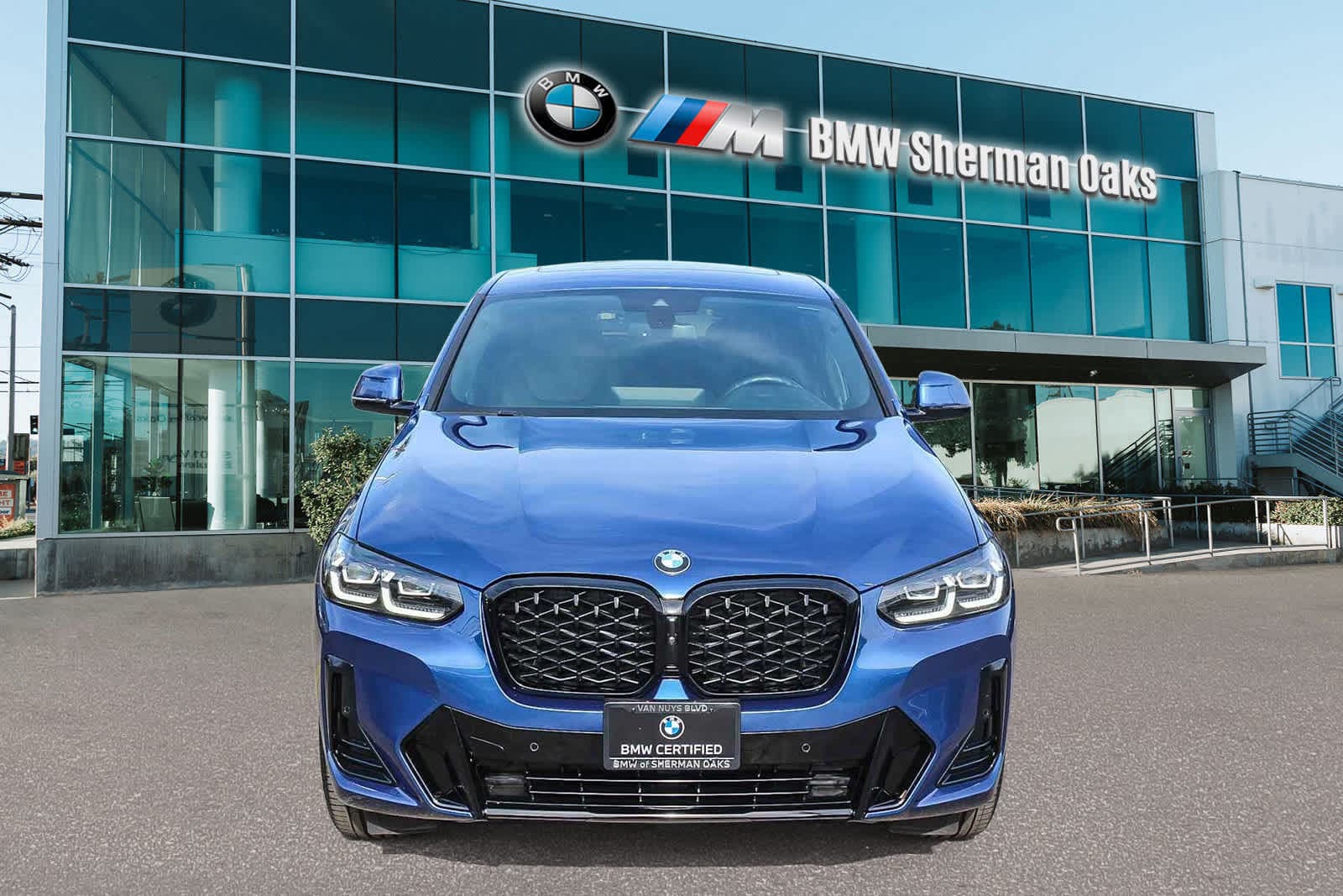 Thumbnail: 2023 BMW X4 - 2