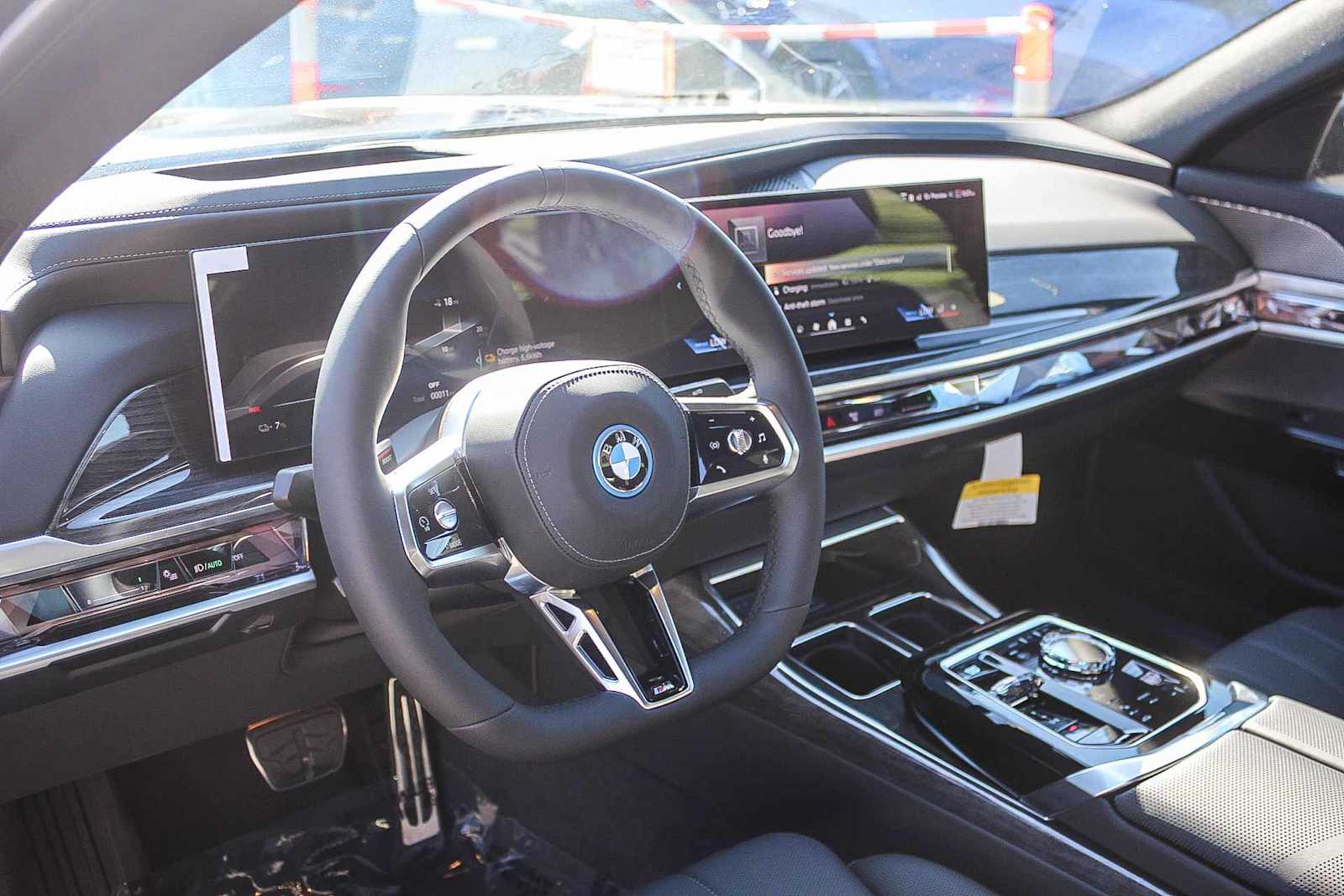 Thumbnail: 2026 BMW i7 - 17